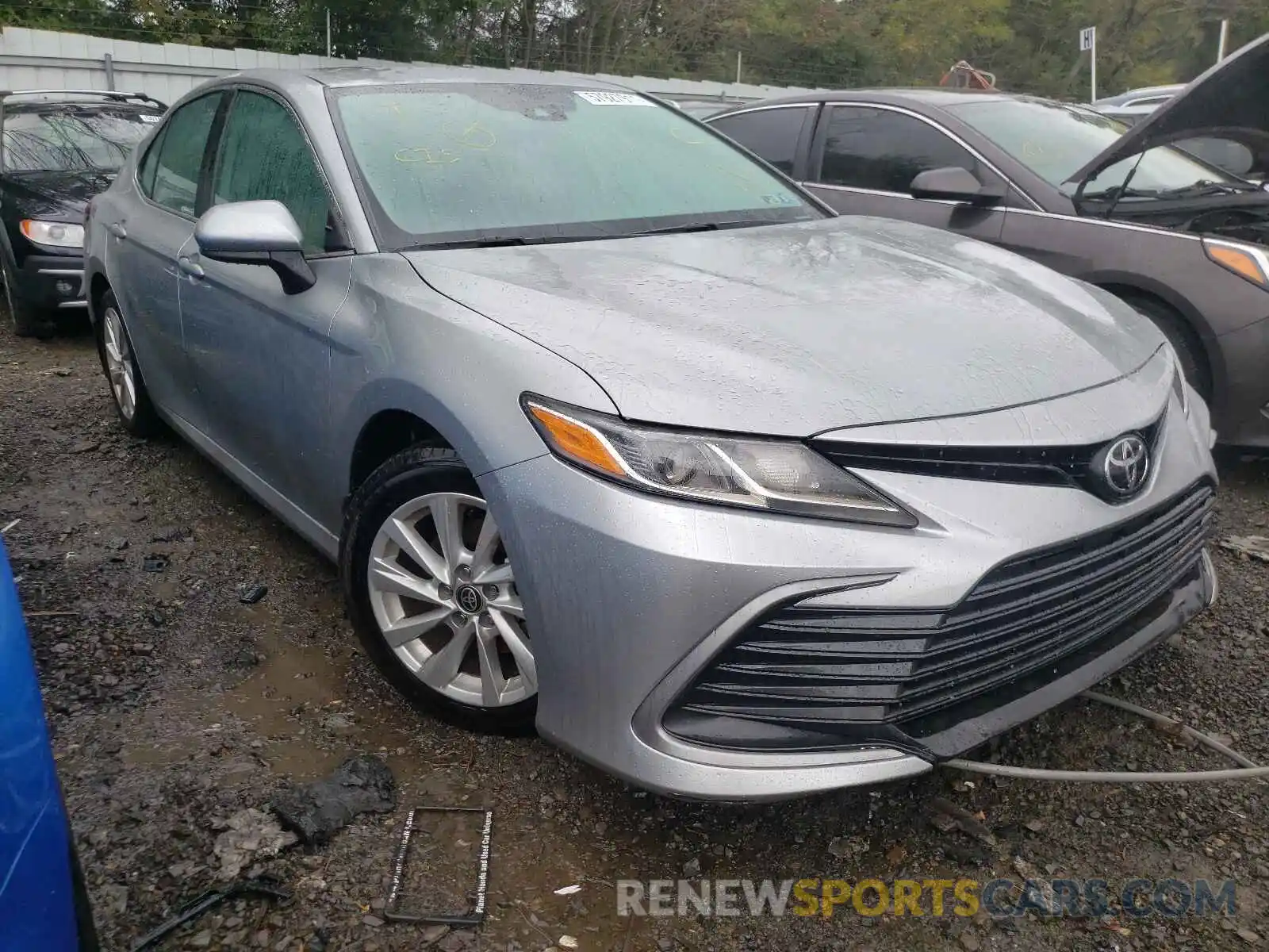 1 Photograph of a damaged car 4T1C11BK8MU031036 TOYOTA CAMRY 2021