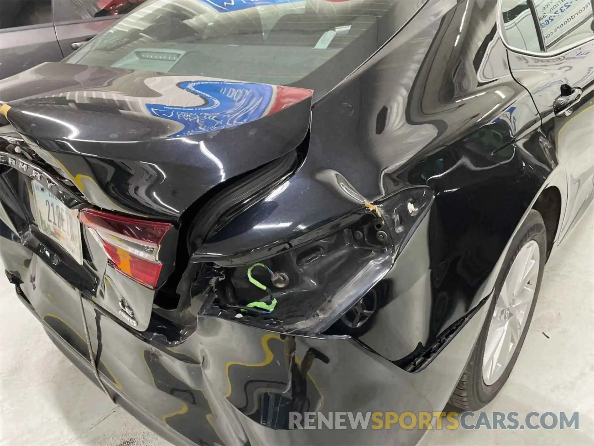 17 Photograph of a damaged car 4T1C11BKXMU038733 TOYOTA CAMRY 2021