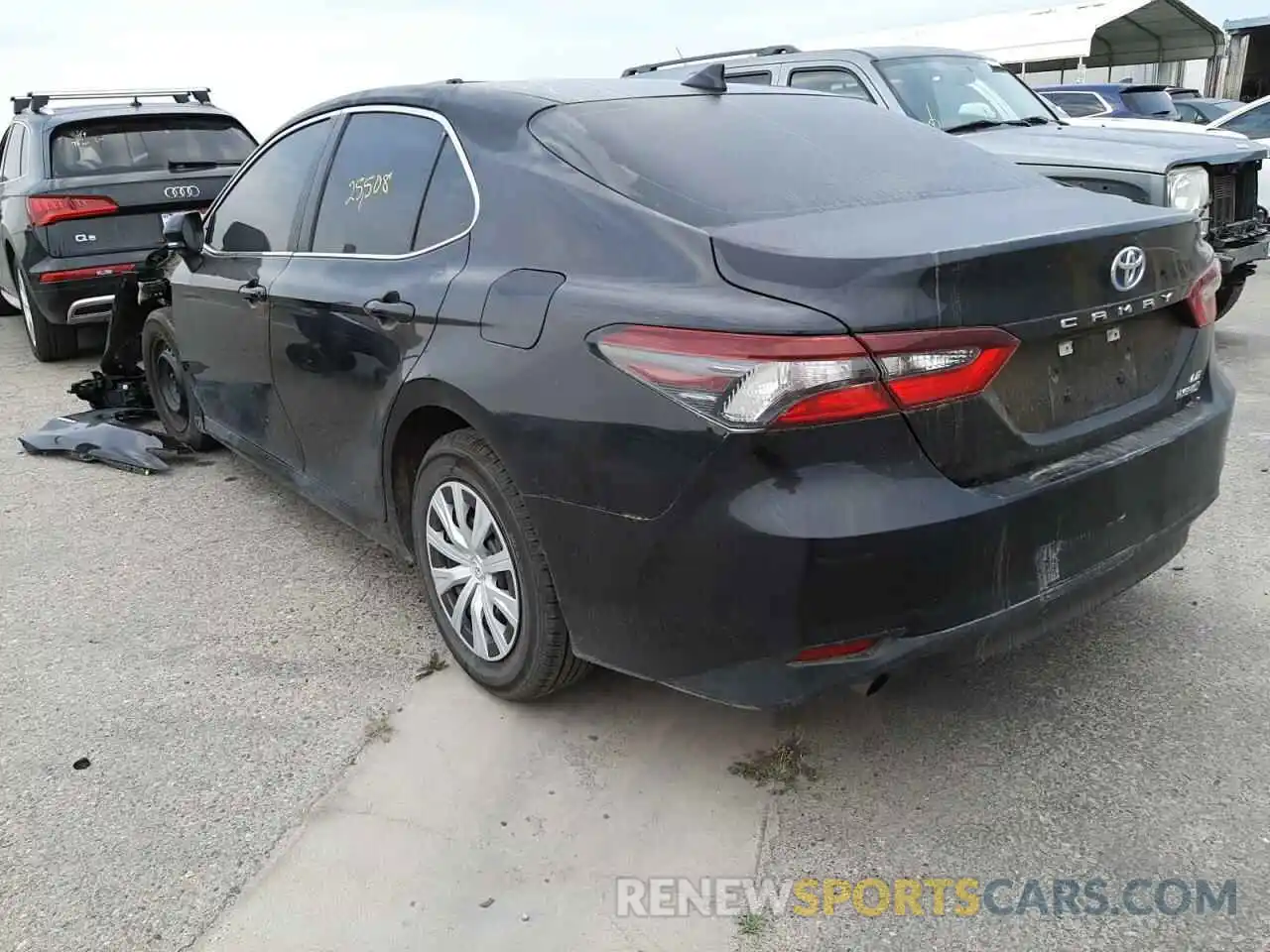 3 Photograph of a damaged car 4T1C31AK0MU547175 TOYOTA CAMRY 2021