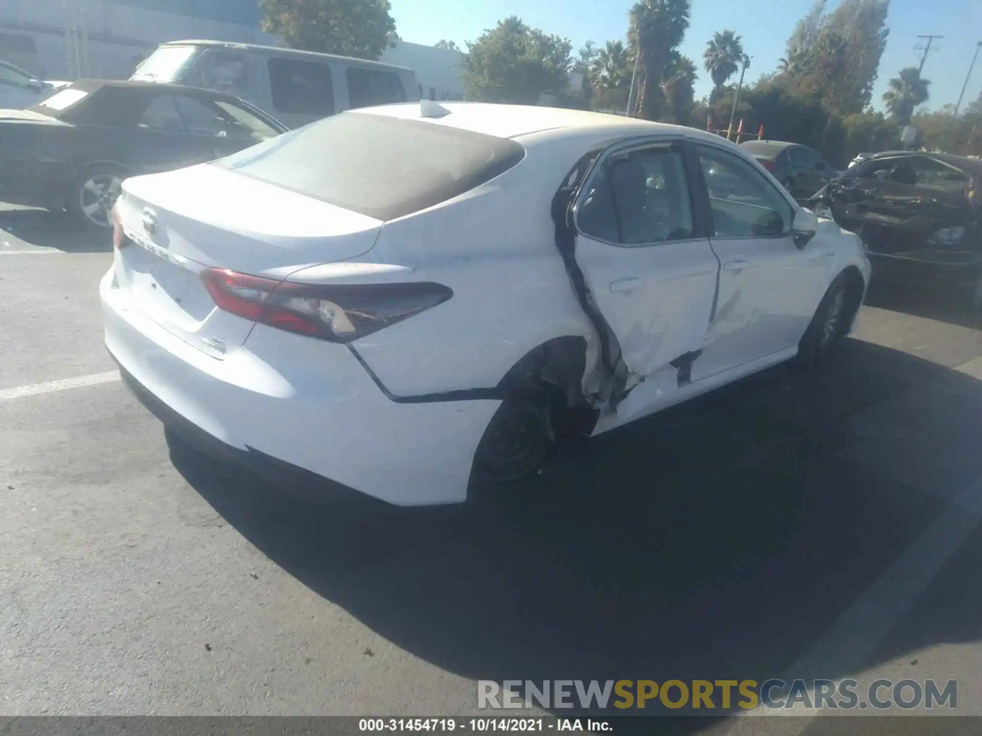 4 Photograph of a damaged car 4T1C31AK0MU551873 TOYOTA CAMRY 2021