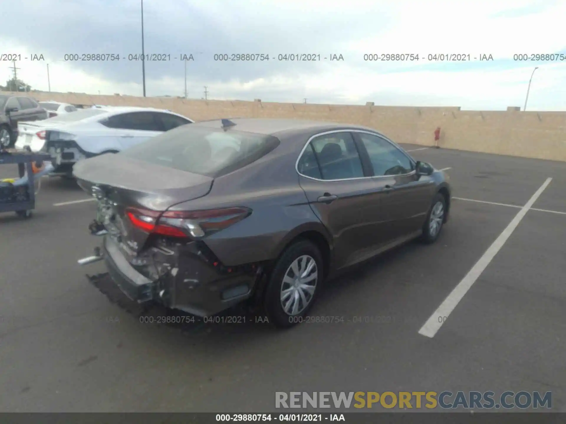 4 Photograph of a damaged car 4T1C31AK1MU024506 TOYOTA CAMRY 2021