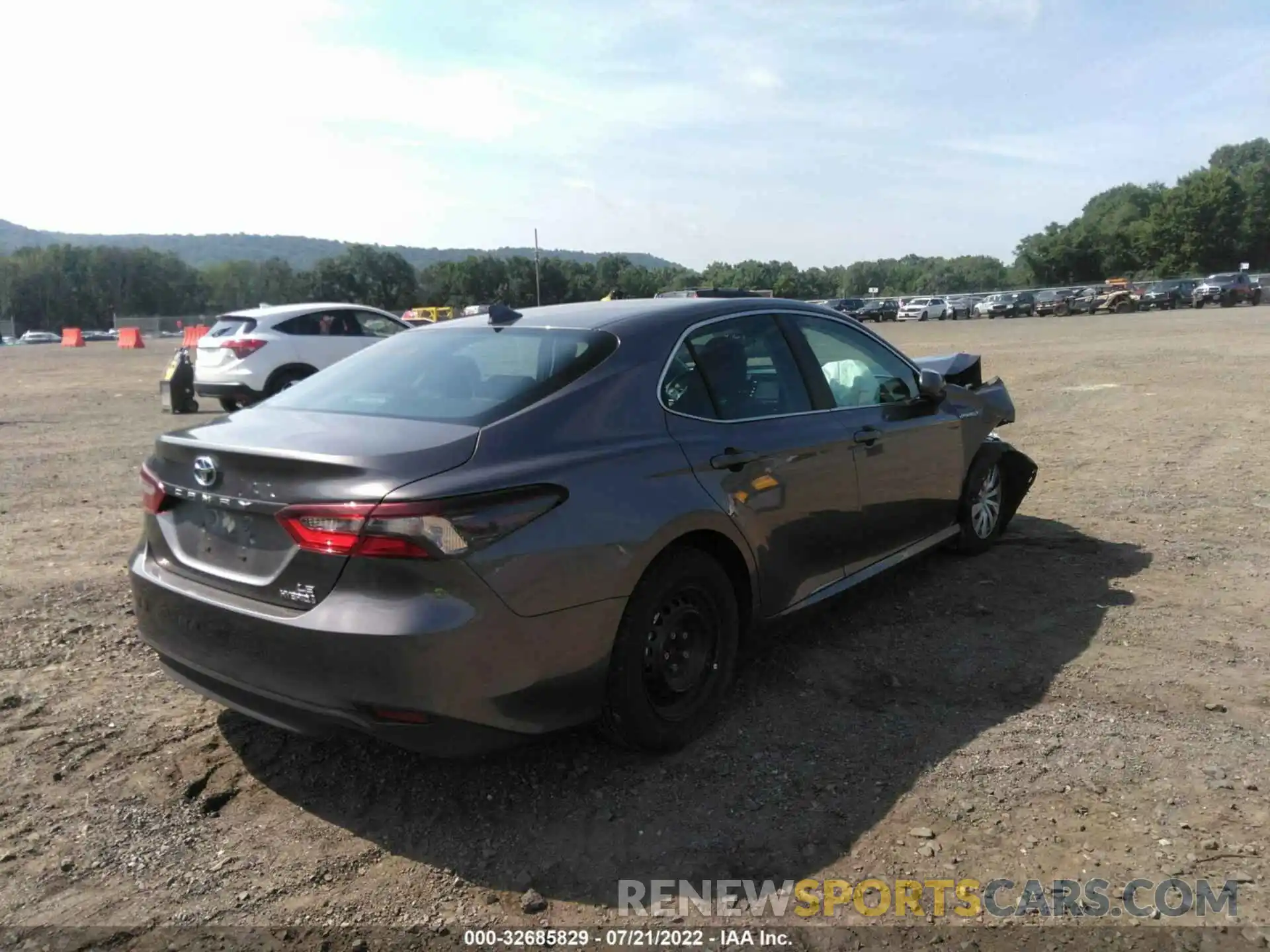 4 Photograph of a damaged car 4T1C31AK1MU030256 TOYOTA CAMRY 2021