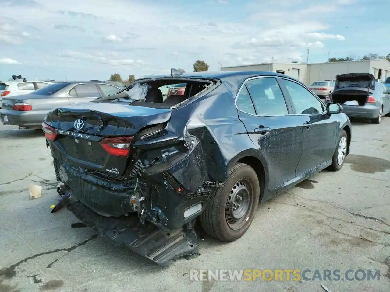 4 Photograph of a damaged car 4T1C31AK1MU550005 TOYOTA CAMRY 2021