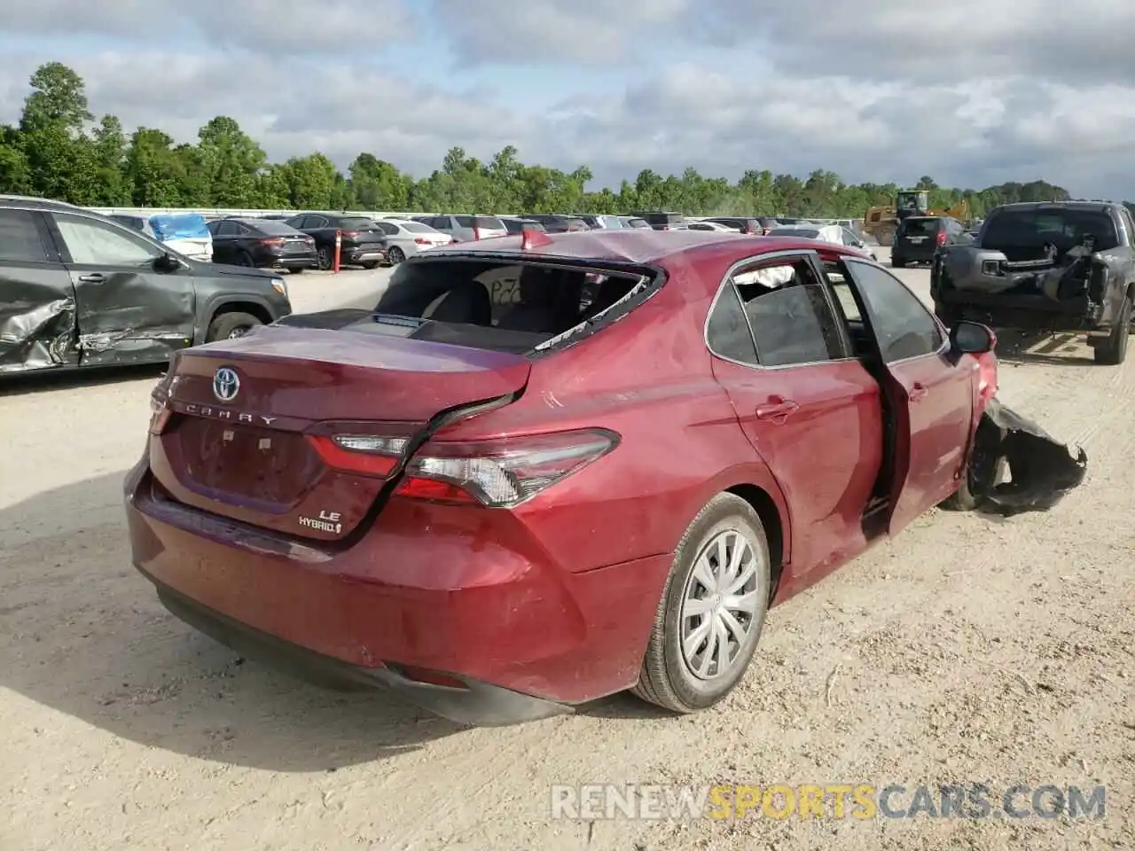 4 Photograph of a damaged car 4T1C31AK1MU567340 TOYOTA CAMRY 2021