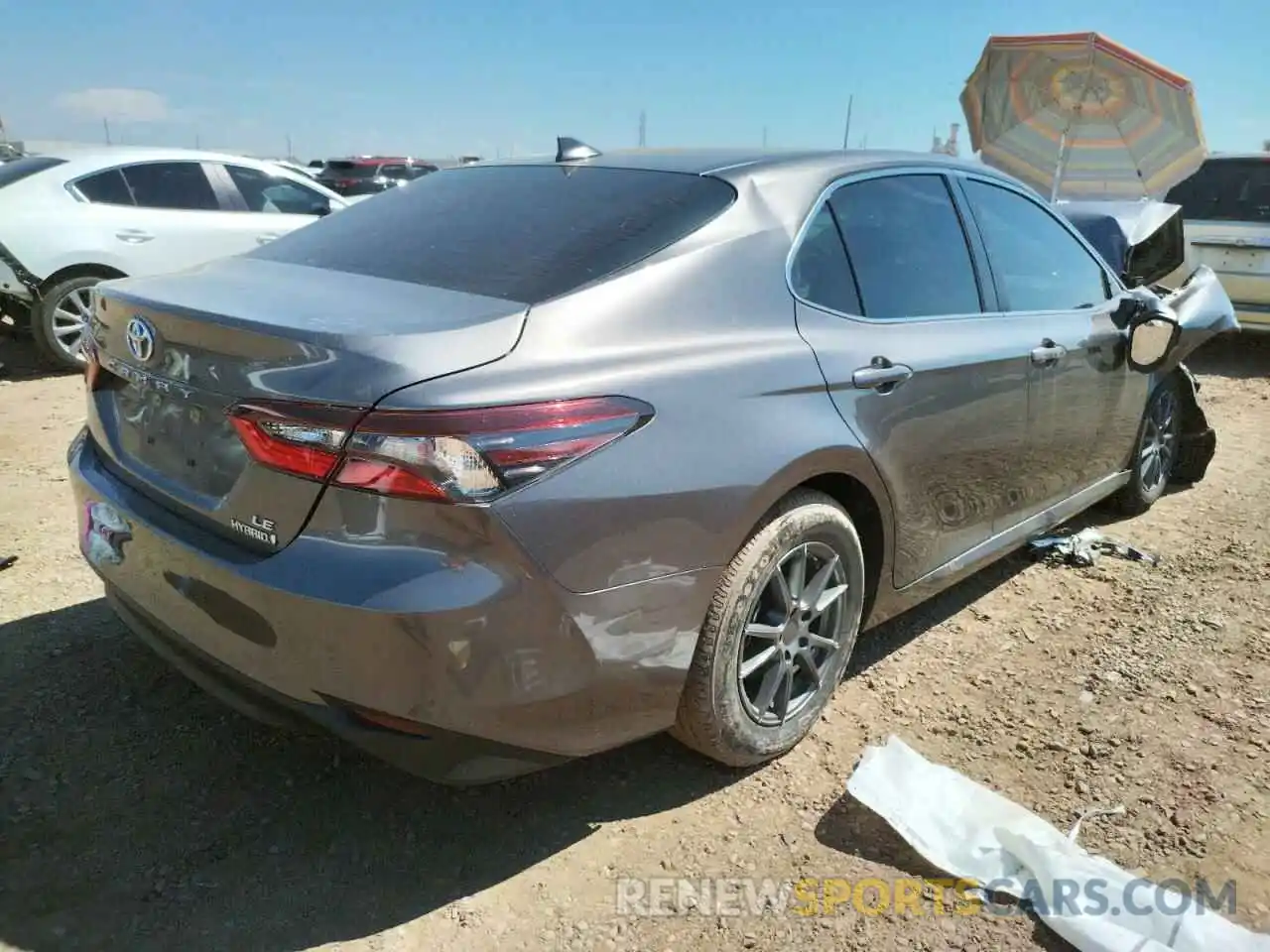 4 Photograph of a damaged car 4T1C31AK2MU549798 TOYOTA CAMRY 2021