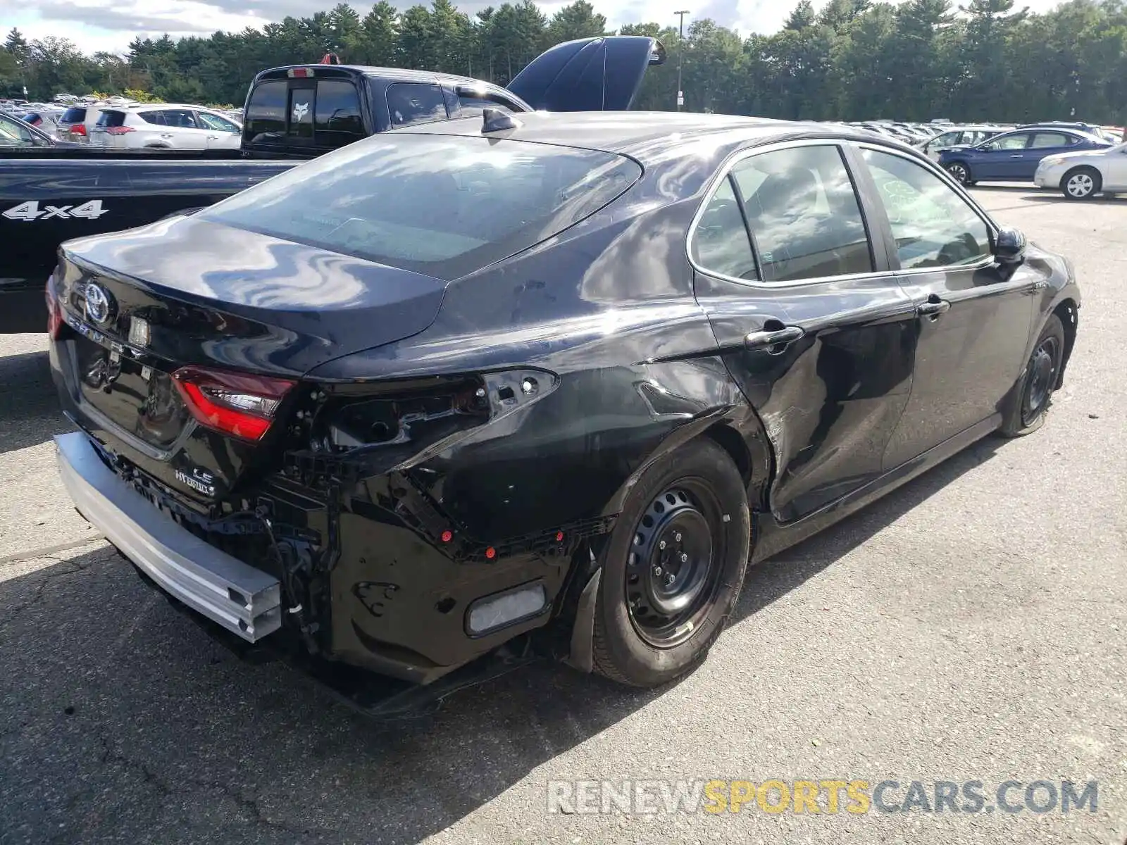 4 Photograph of a damaged car 4T1C31AK2MU559974 TOYOTA CAMRY 2021