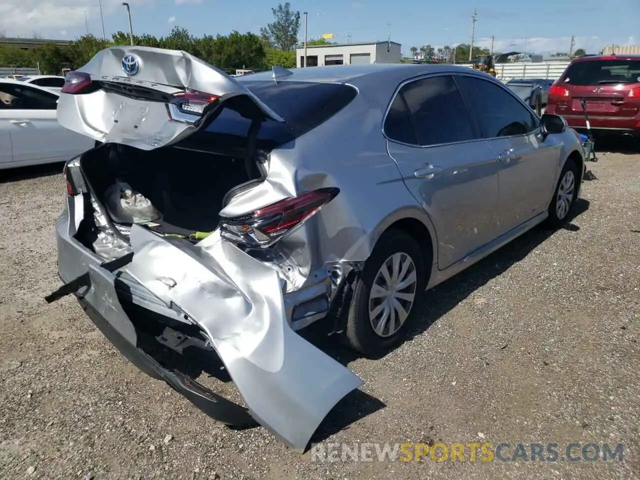 4 Photograph of a damaged car 4T1C31AK2MU562003 TOYOTA CAMRY 2021