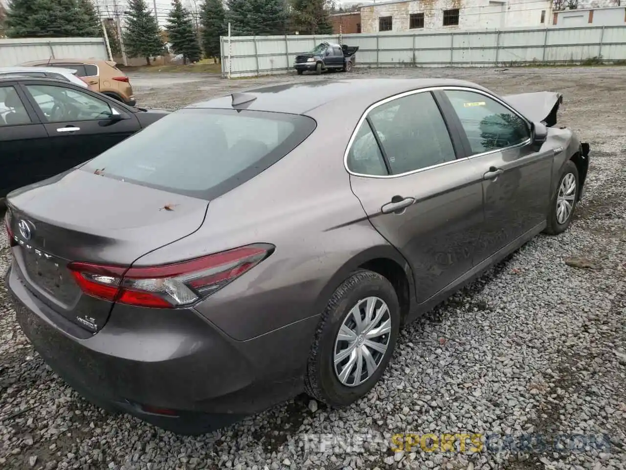 4 Photograph of a damaged car 4T1C31AK3MU023227 TOYOTA CAMRY 2021