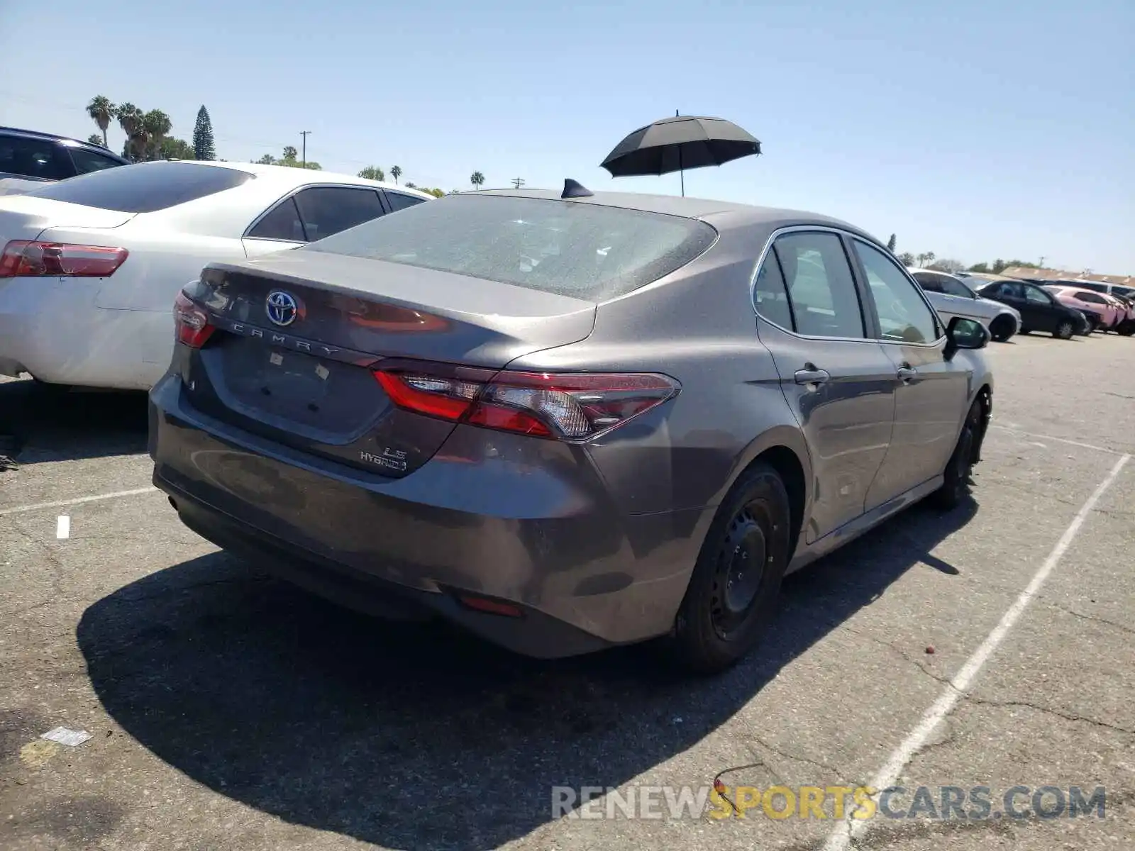 4 Photograph of a damaged car 4T1C31AK3MU550197 TOYOTA CAMRY 2021