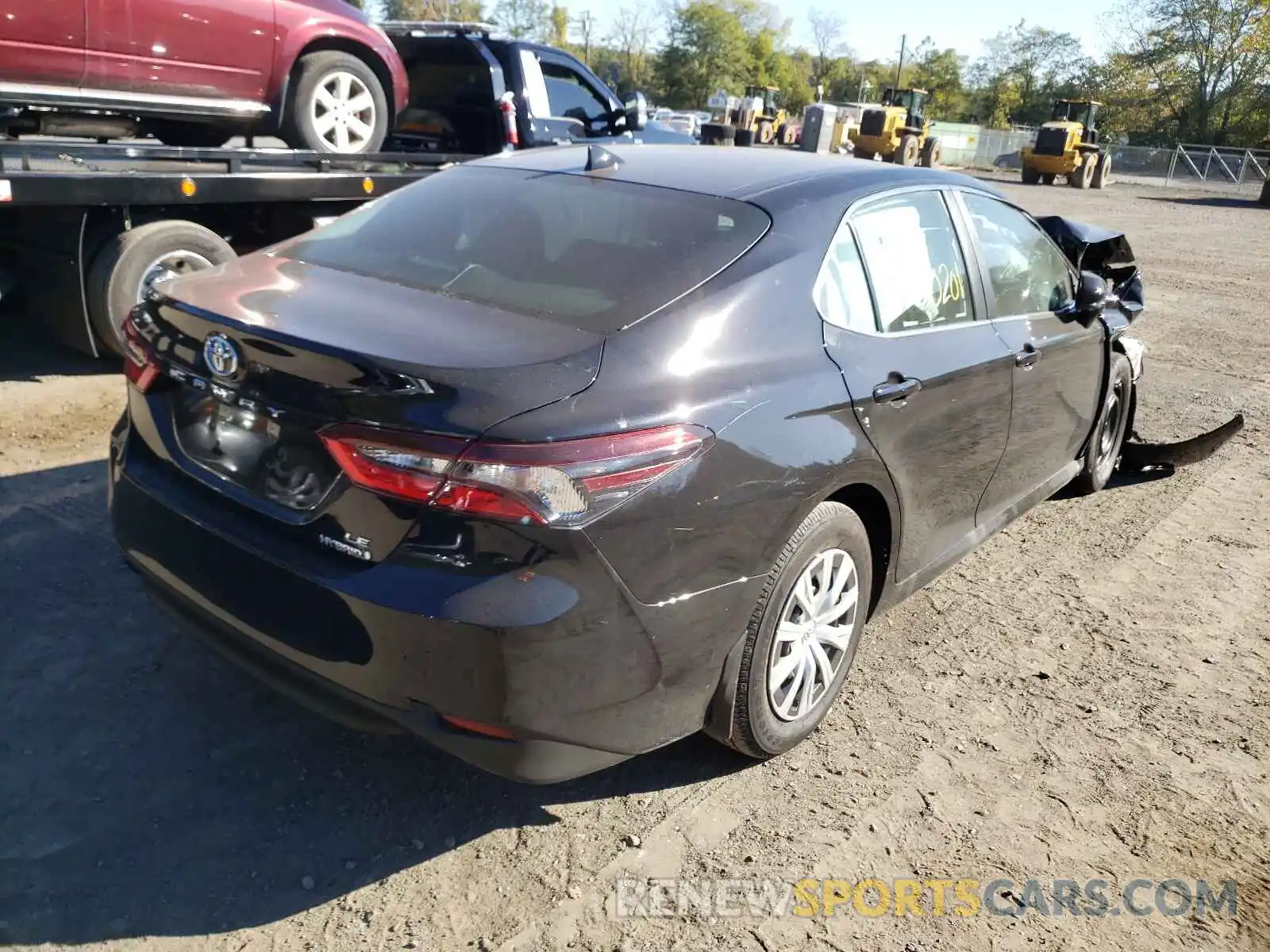 4 Photograph of a damaged car 4T1C31AK3MU562754 TOYOTA CAMRY 2021