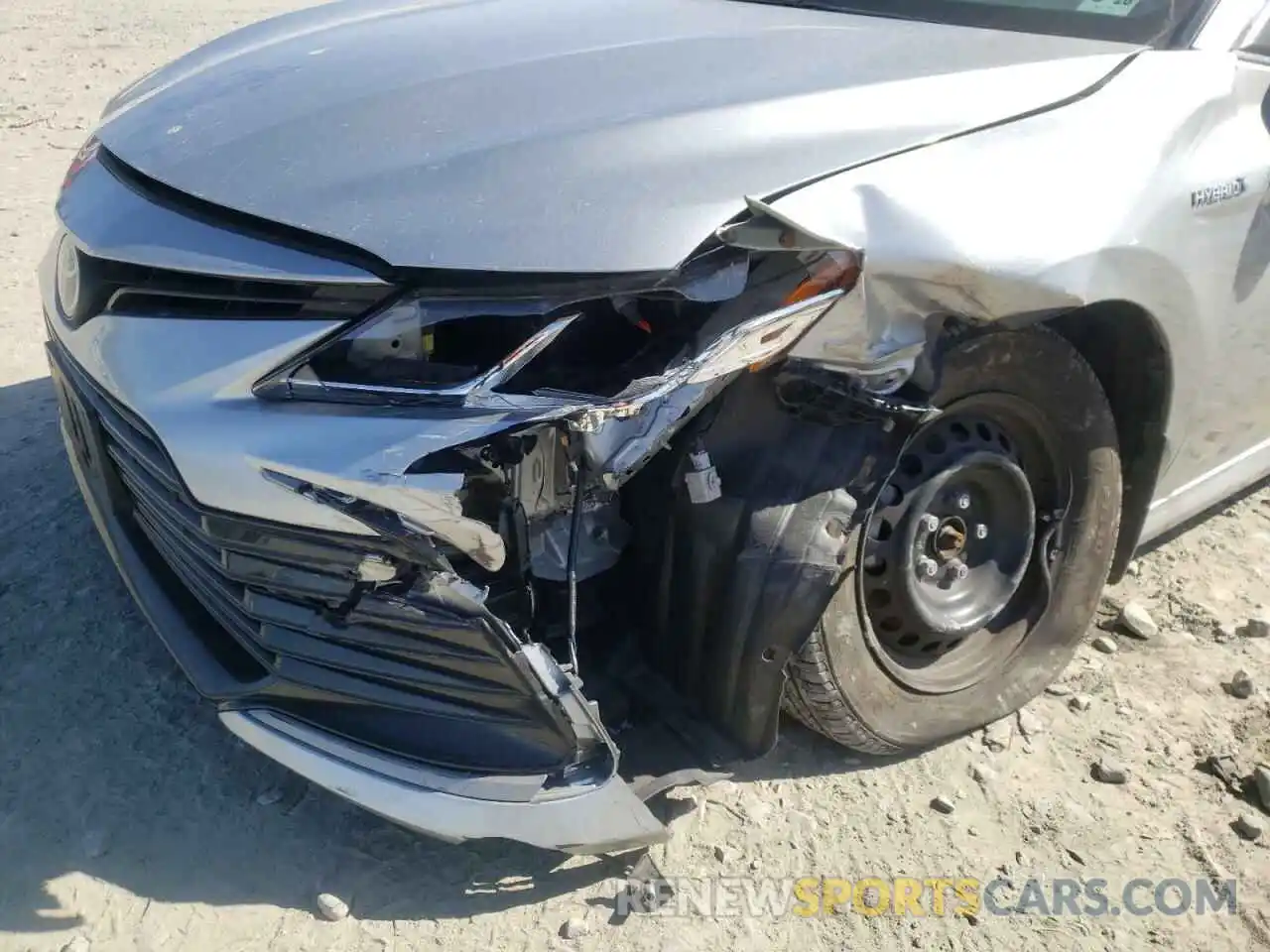 9 Photograph of a damaged car 4T1C31AK4MU021678 TOYOTA CAMRY 2021