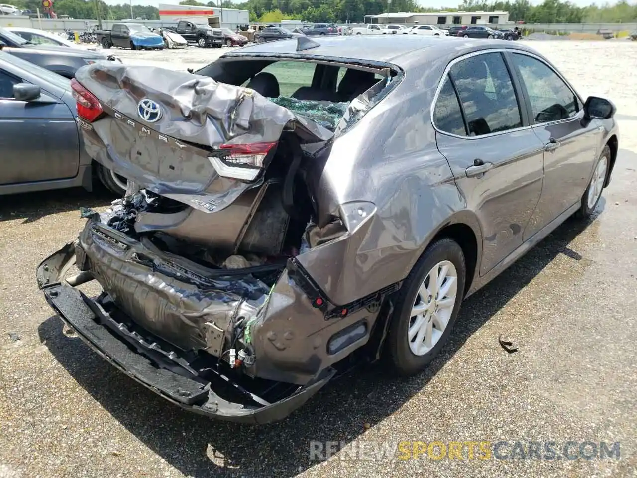 4 Photograph of a damaged car 4T1C31AK4MU025729 TOYOTA CAMRY 2021