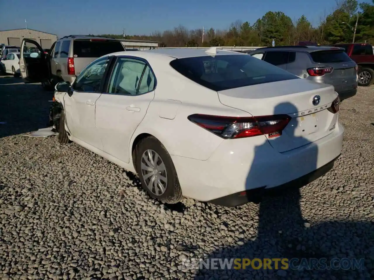 3 Photograph of a damaged car 4T1C31AK4MU557269 TOYOTA CAMRY 2021