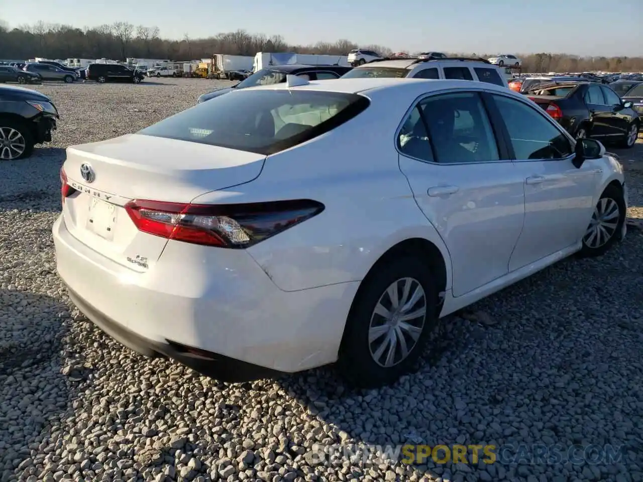 4 Photograph of a damaged car 4T1C31AK4MU557269 TOYOTA CAMRY 2021