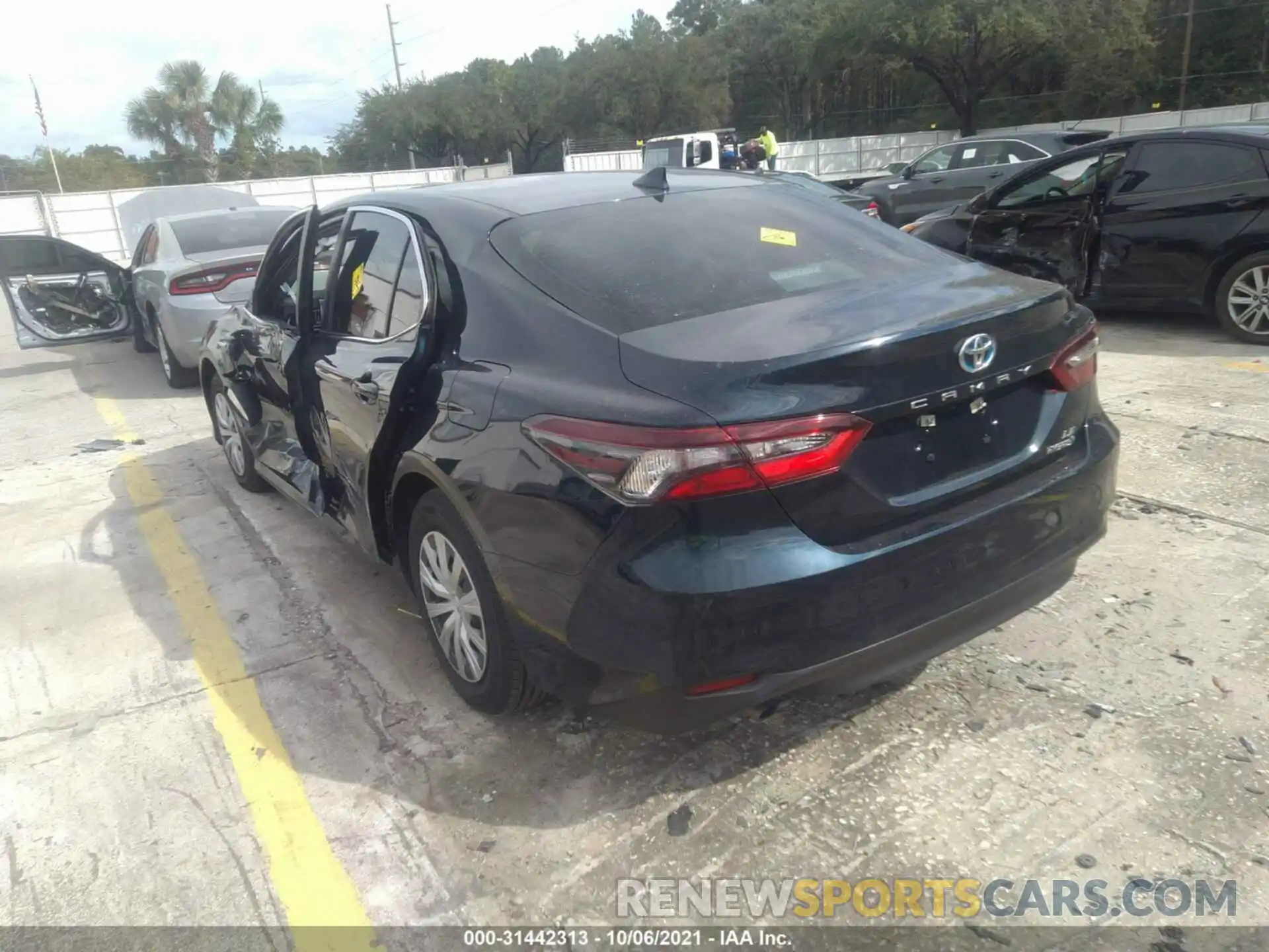 3 Photograph of a damaged car 4T1C31AK4MU560592 TOYOTA CAMRY 2021