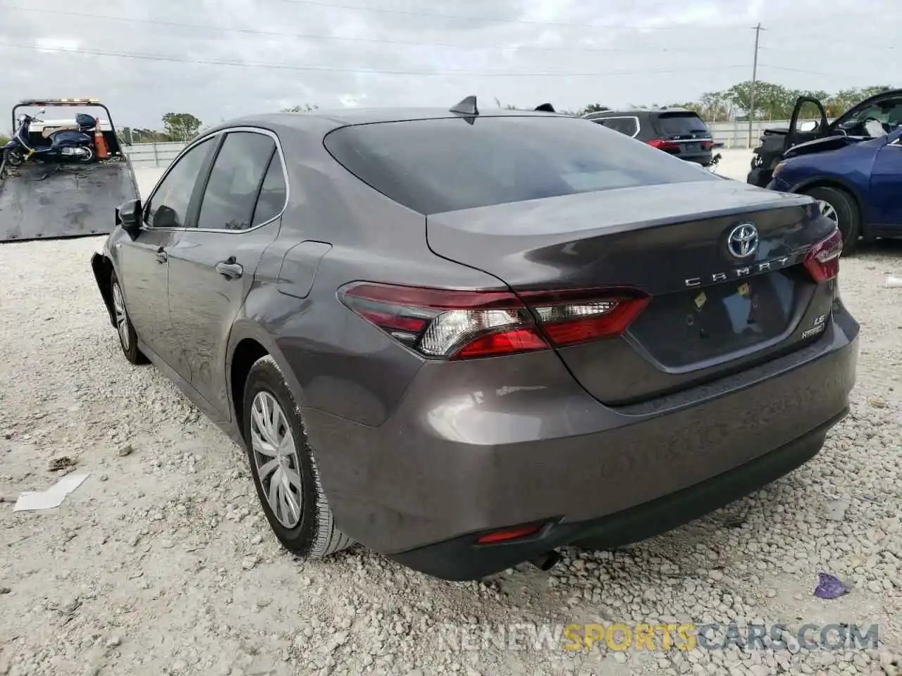 3 Photograph of a damaged car 4T1C31AK5MU023181 TOYOTA CAMRY 2021