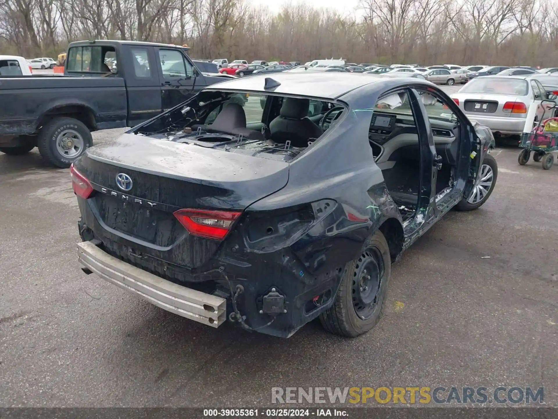 6 Photograph of a damaged car 4T1C31AK5MU551318 TOYOTA CAMRY 2021