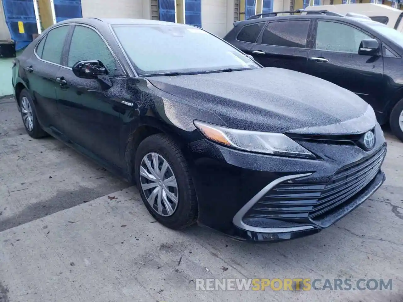 1 Photograph of a damaged car 4T1C31AK5MU552324 TOYOTA CAMRY 2021