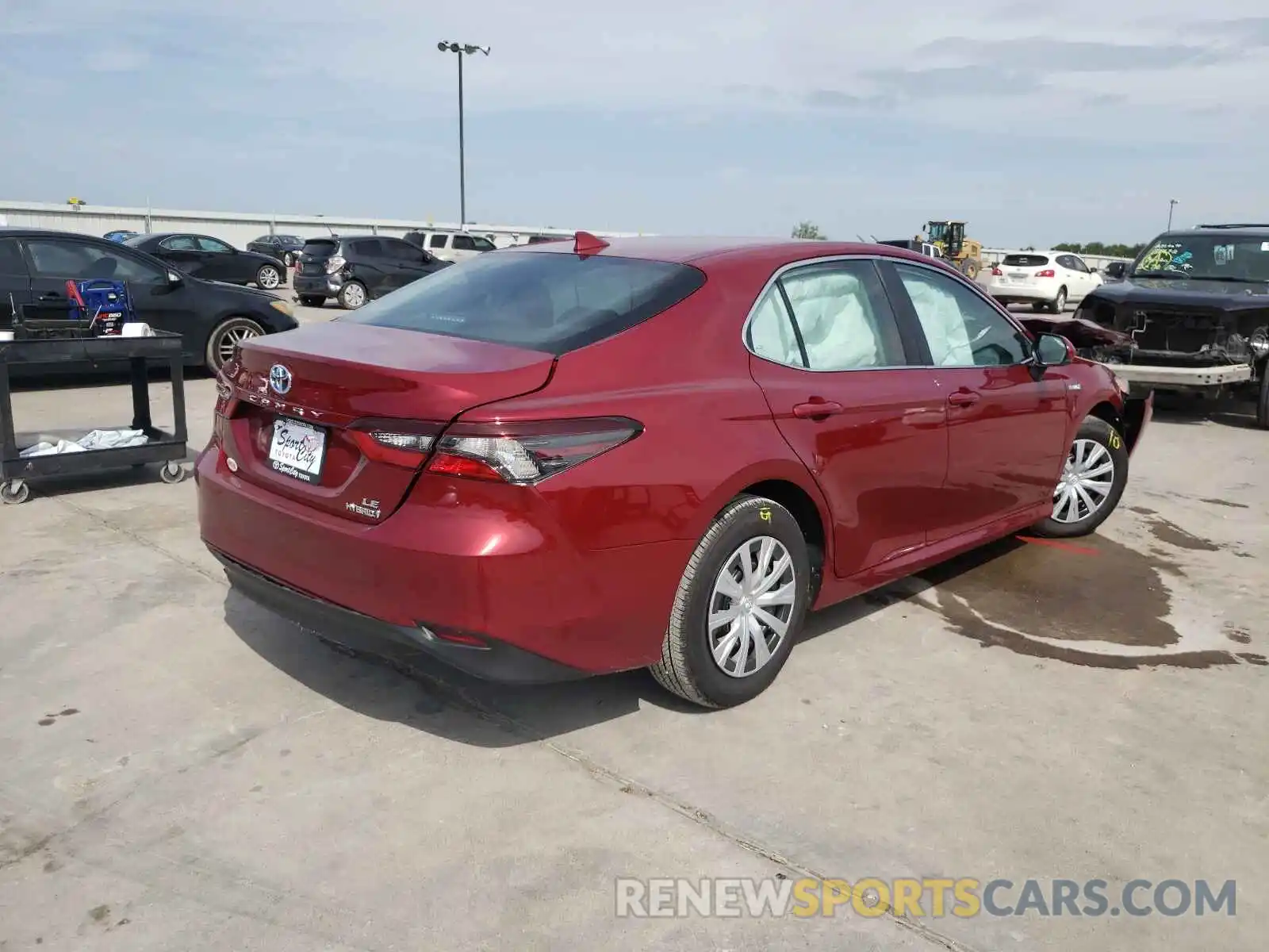 4 Photograph of a damaged car 4T1C31AK5MU558477 TOYOTA CAMRY 2021