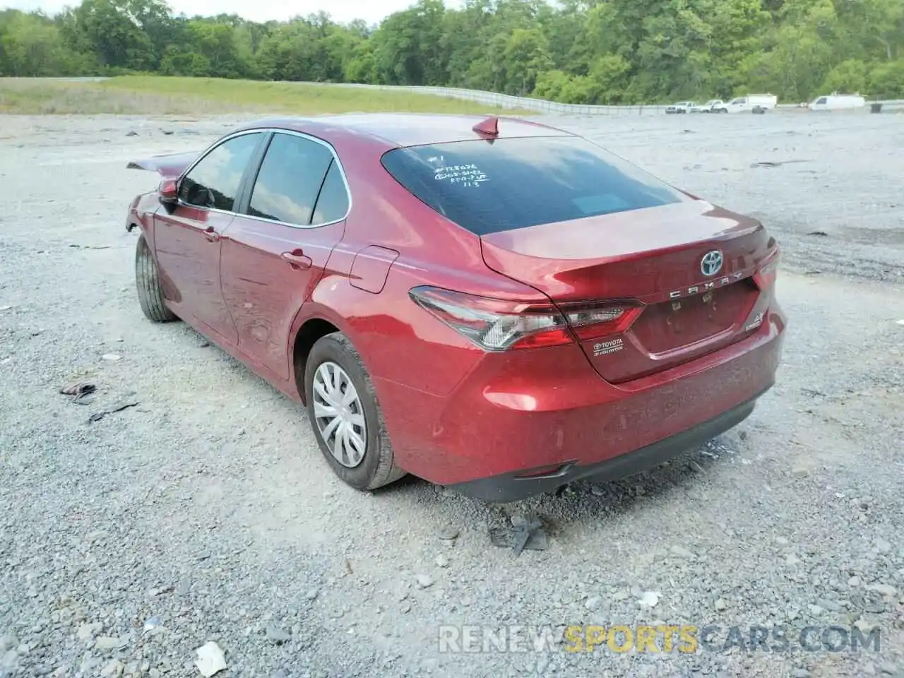 3 Photograph of a damaged car 4T1C31AK6MU557337 TOYOTA CAMRY 2021