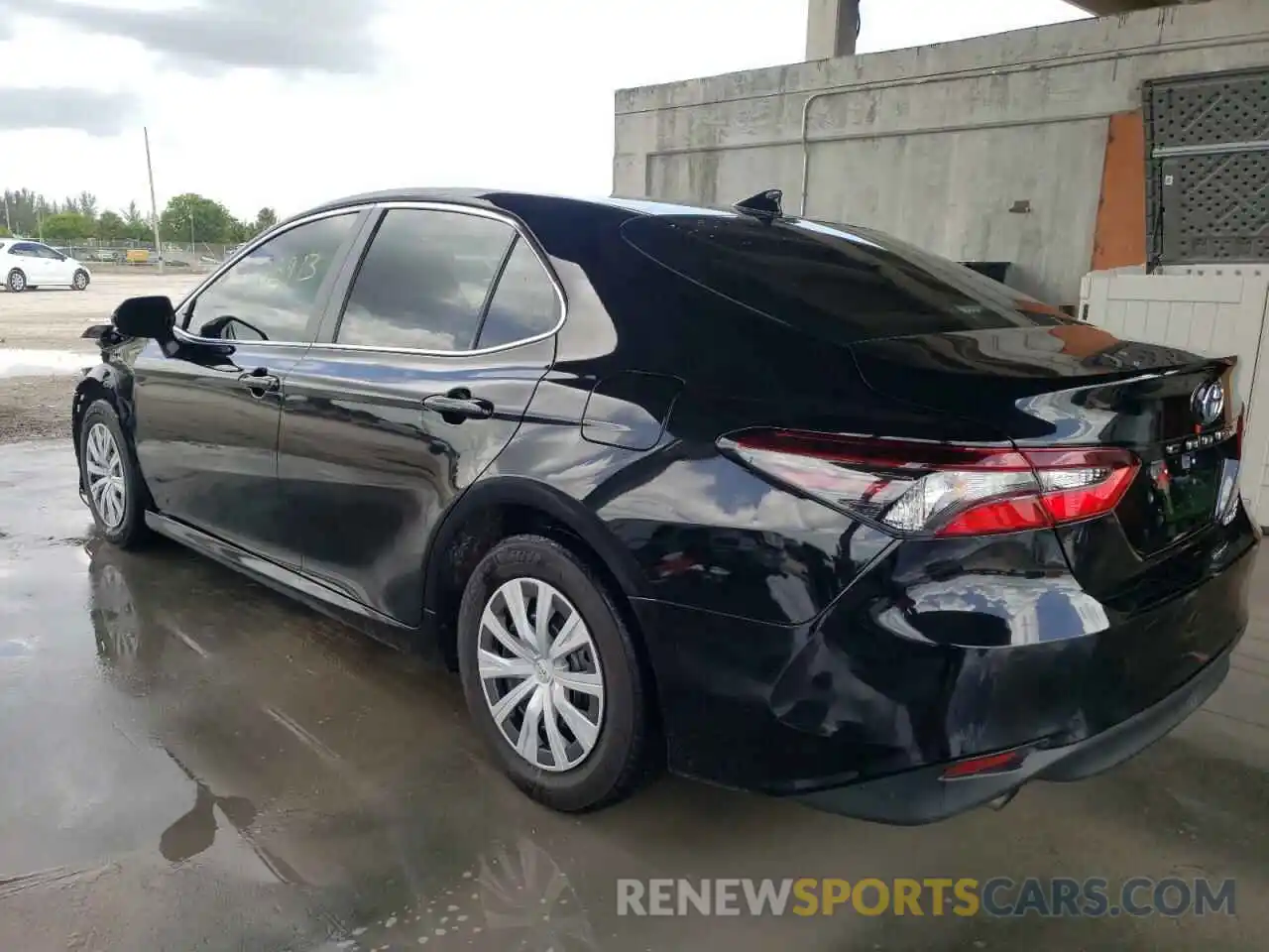 3 Photograph of a damaged car 4T1C31AK6MU562523 TOYOTA CAMRY 2021