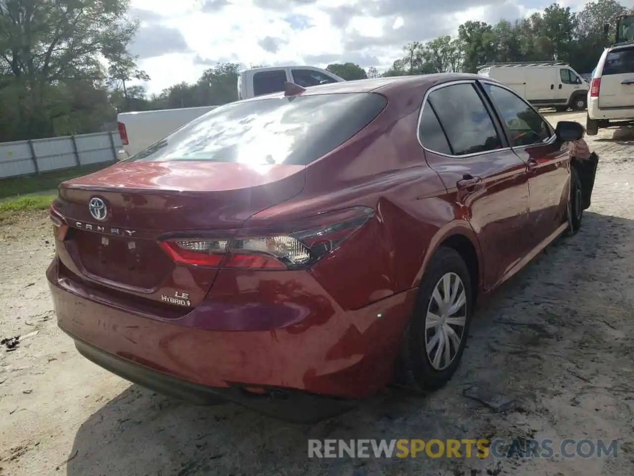 4 Photograph of a damaged car 4T1C31AK7MU560358 TOYOTA CAMRY 2021