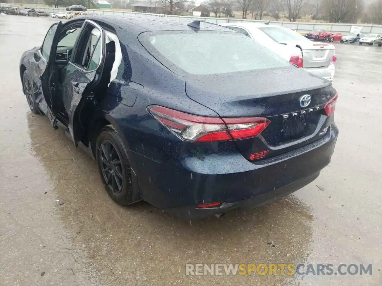 3 Photograph of a damaged car 4T1C31AK7MU562353 TOYOTA CAMRY 2021