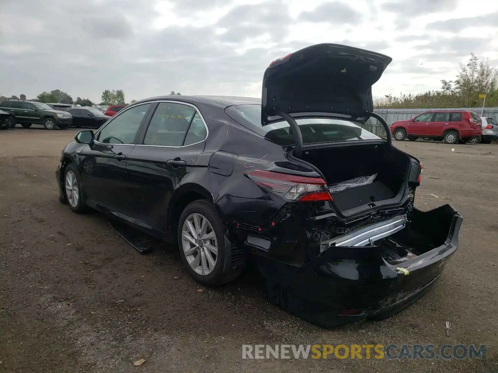 3 Photograph of a damaged car 4T1C31AK9MU557266 TOYOTA CAMRY 2021