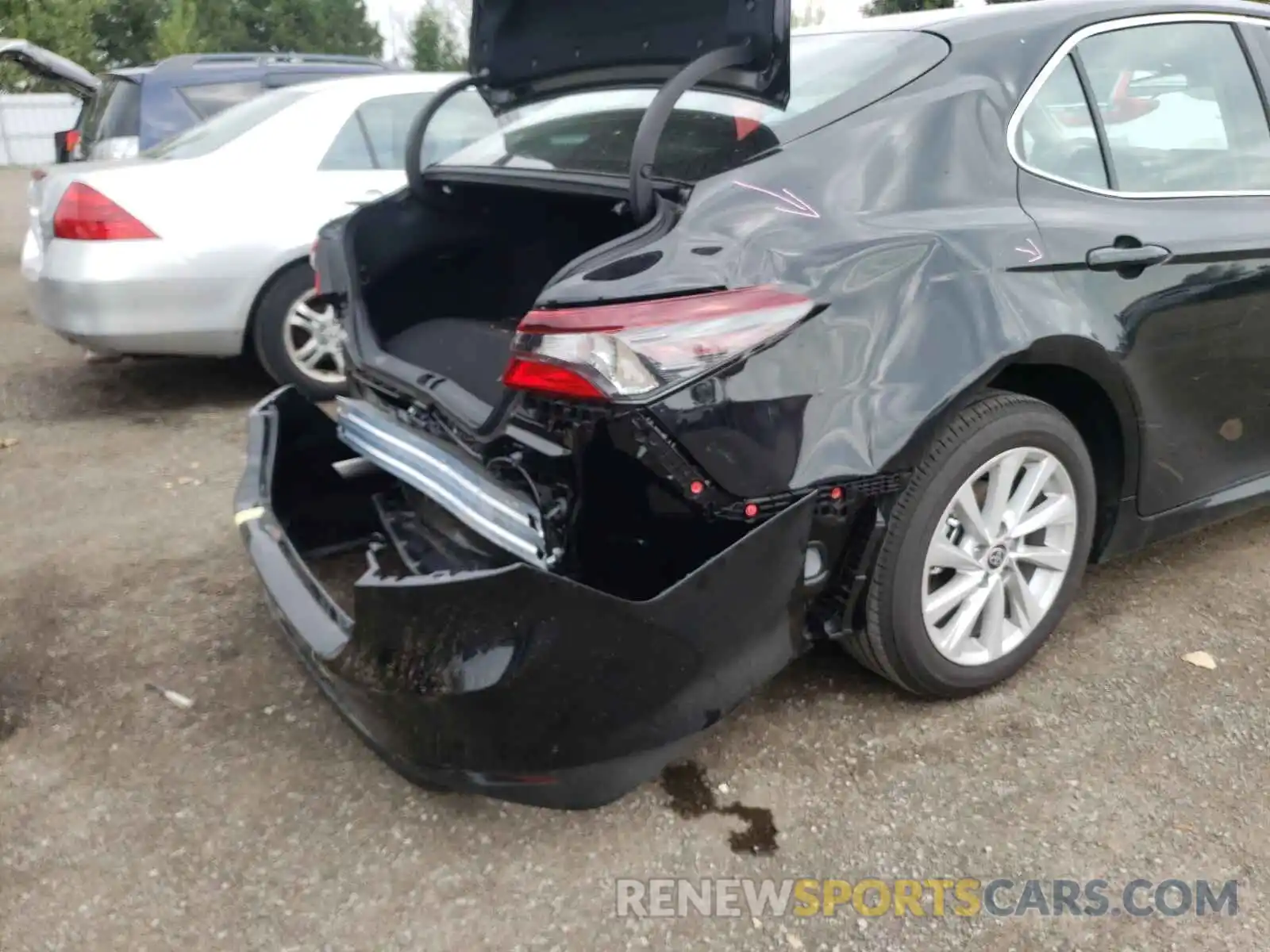 9 Photograph of a damaged car 4T1C31AK9MU557266 TOYOTA CAMRY 2021