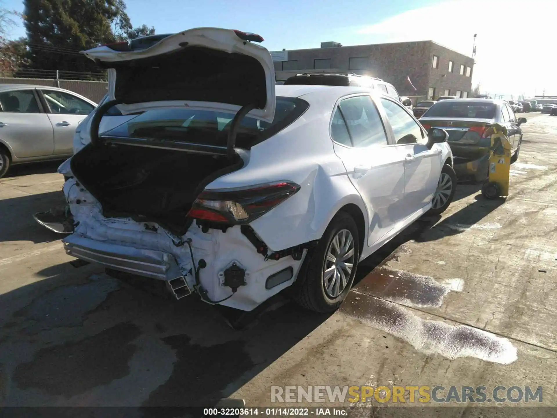 4 Photograph of a damaged car 4T1C31AK9MU563200 TOYOTA CAMRY 2021