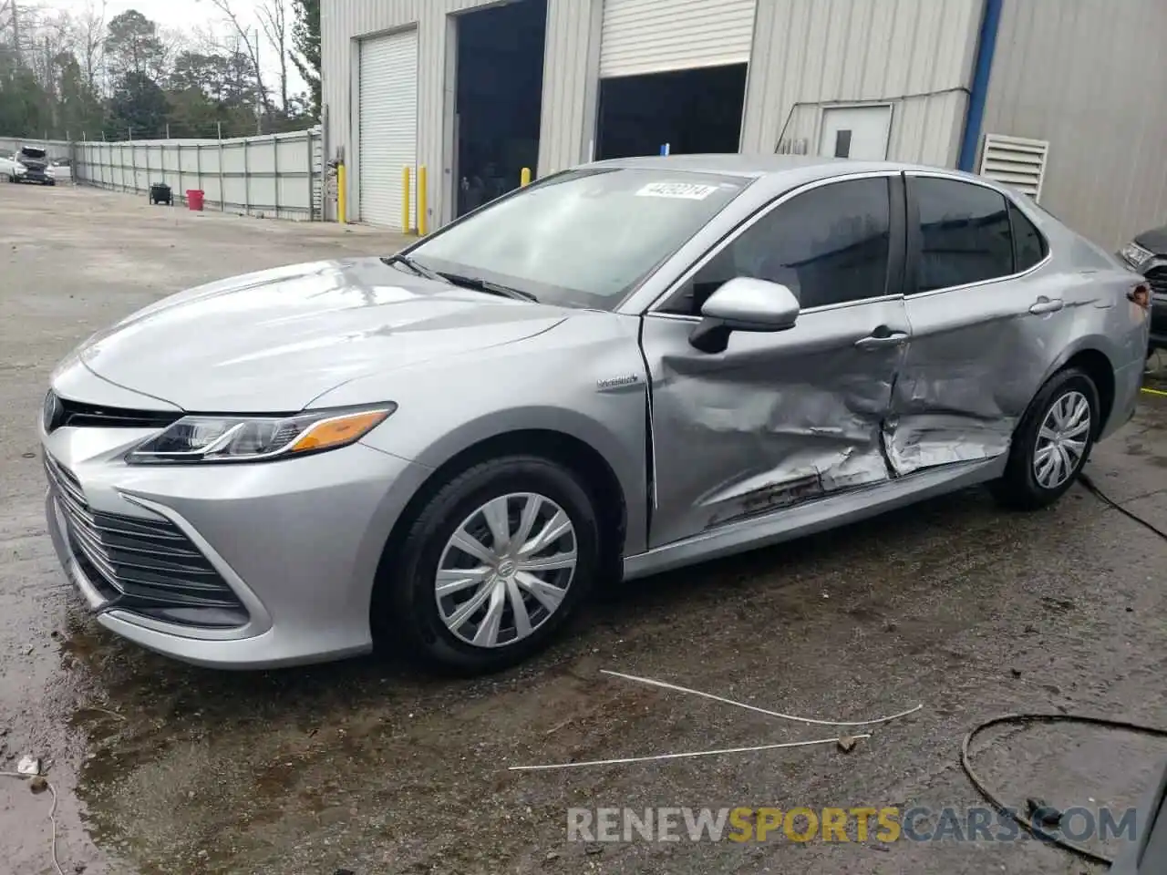 1 Photograph of a damaged car 4T1C31AKXMU563674 TOYOTA CAMRY 2021