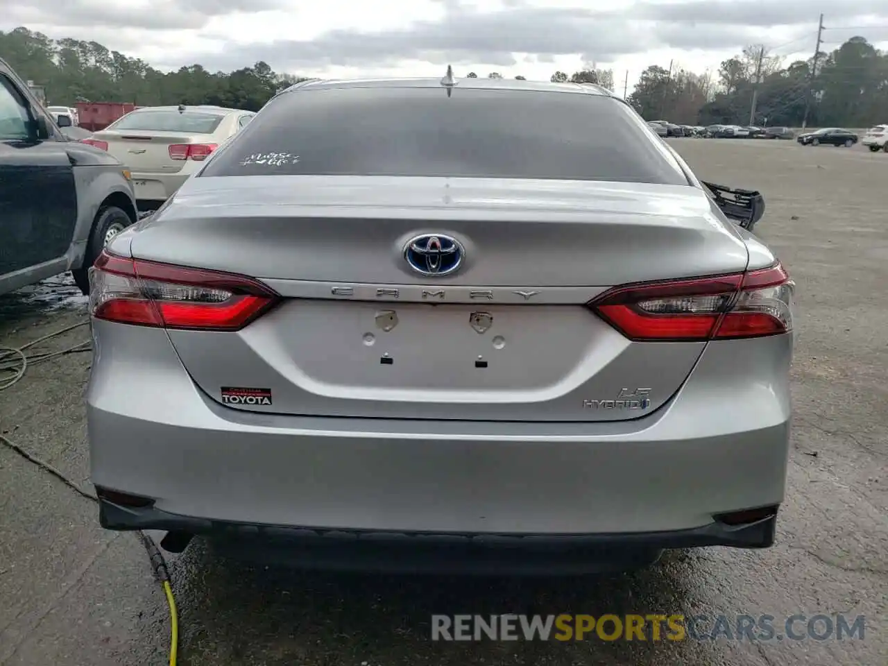 6 Photograph of a damaged car 4T1C31AKXMU563674 TOYOTA CAMRY 2021