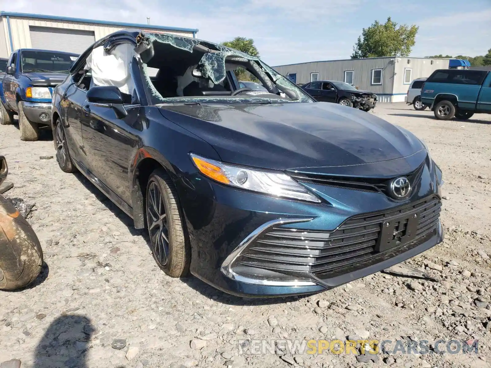 1 Photograph of a damaged car 4T1F11AK0MU583502 TOYOTA CAMRY 2021