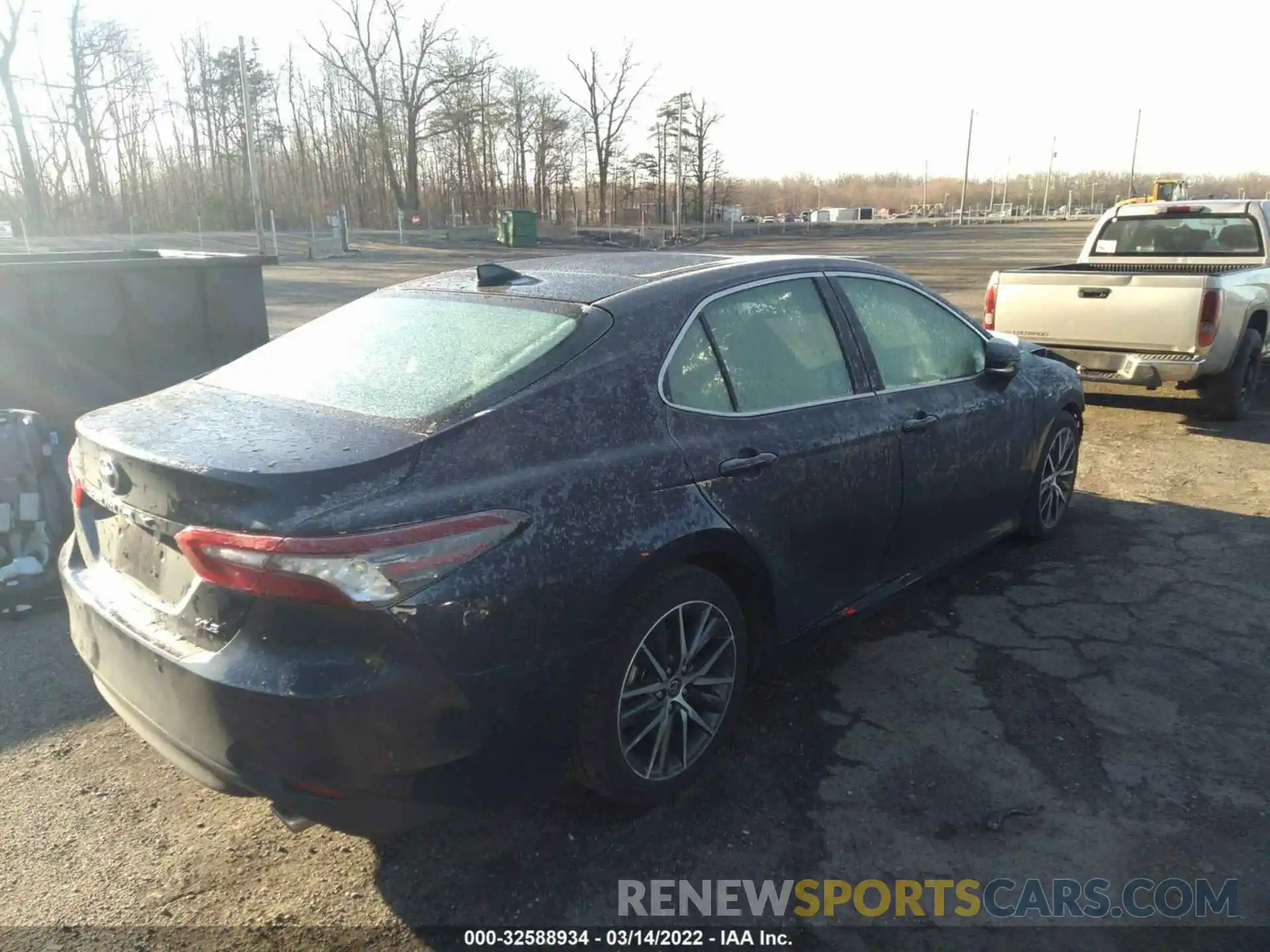 4 Photograph of a damaged car 4T1F11AK2MU414761 TOYOTA CAMRY 2021