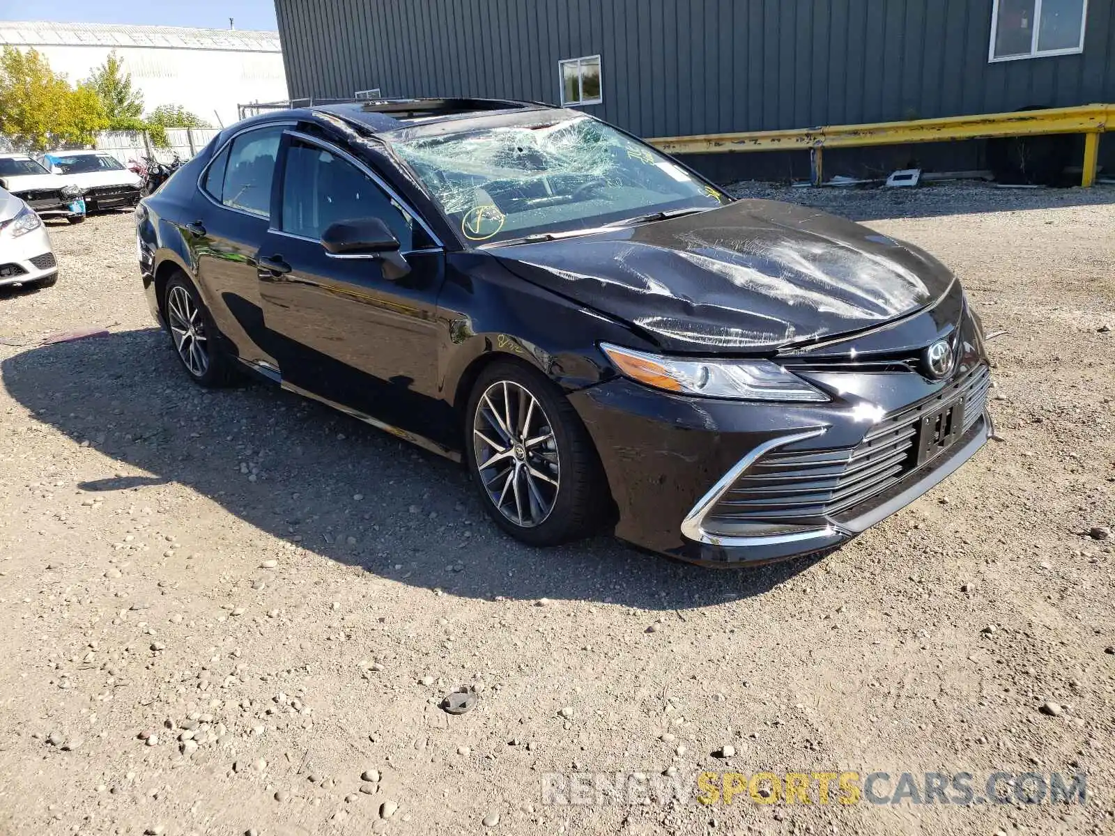 1 Photograph of a damaged car 4T1F11AK2MU450546 TOYOTA CAMRY 2021