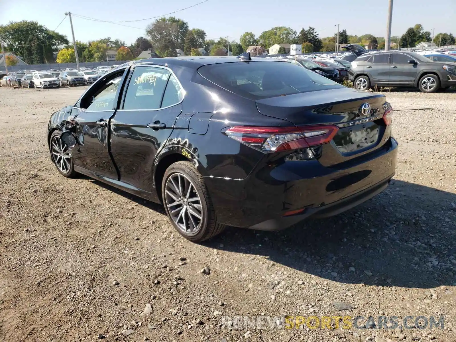 3 Photograph of a damaged car 4T1F11AK2MU450546 TOYOTA CAMRY 2021