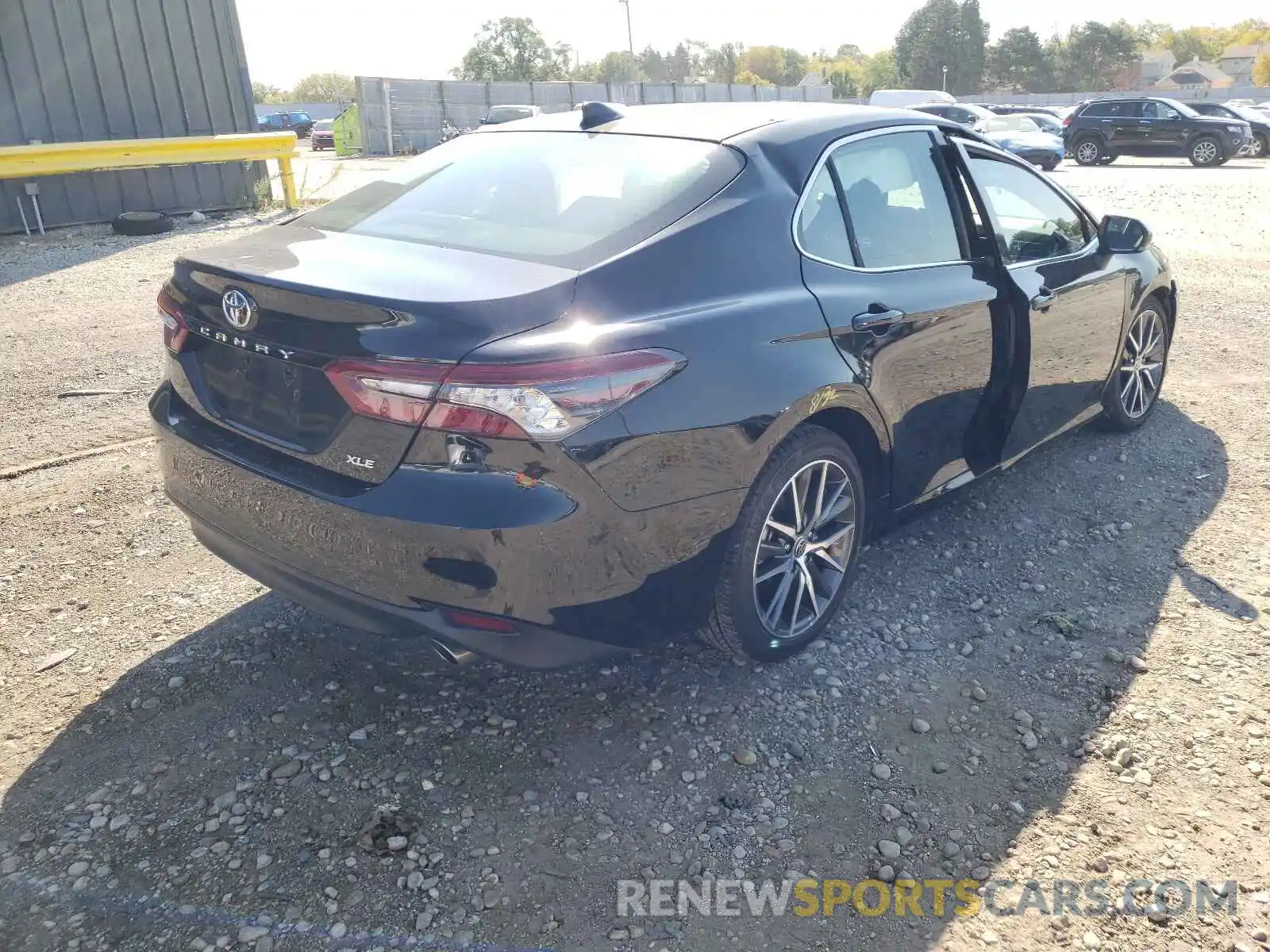 4 Photograph of a damaged car 4T1F11AK2MU450546 TOYOTA CAMRY 2021