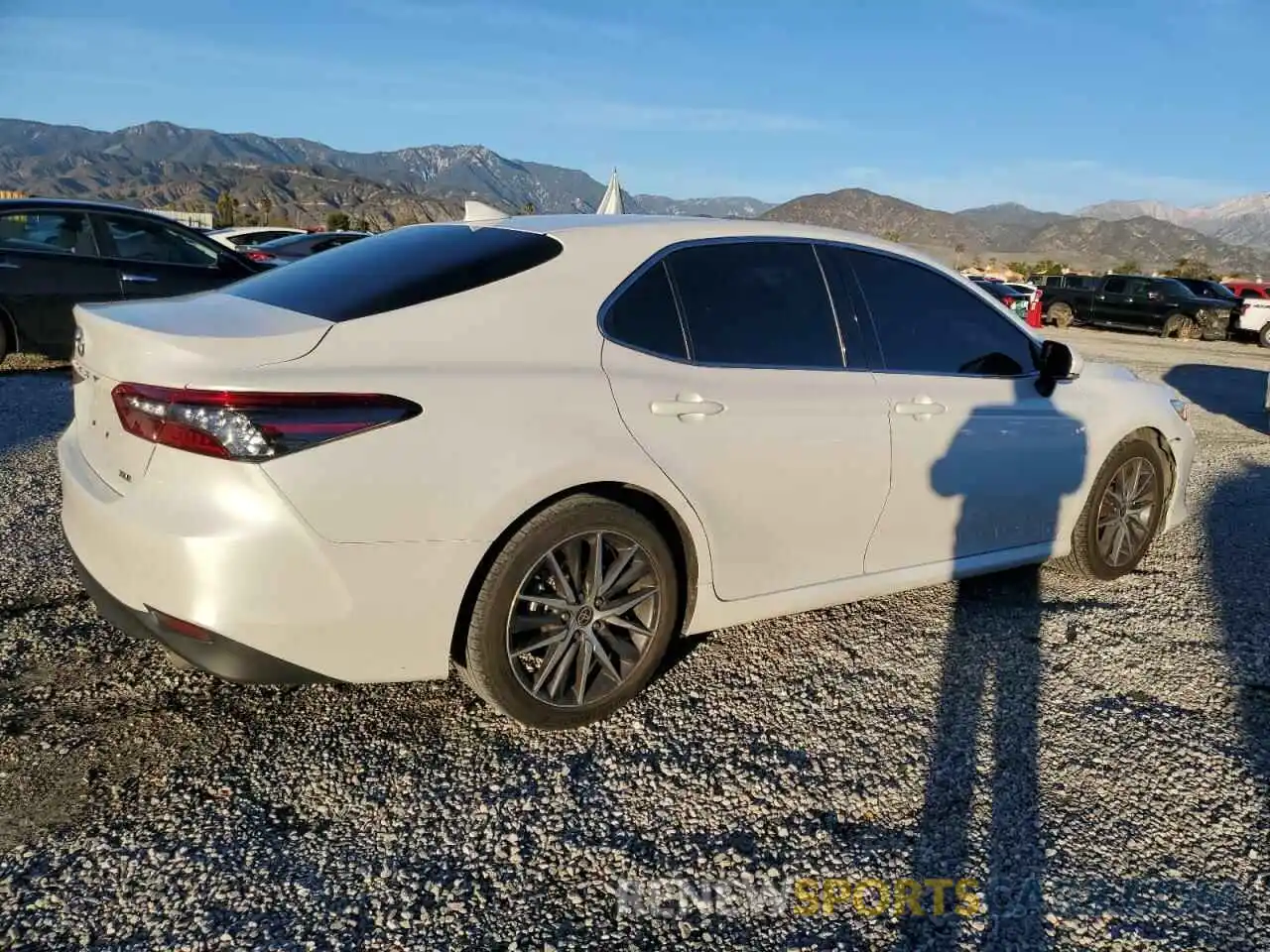 3 Photograph of a damaged car 4T1F11AK2MU551974 TOYOTA CAMRY 2021