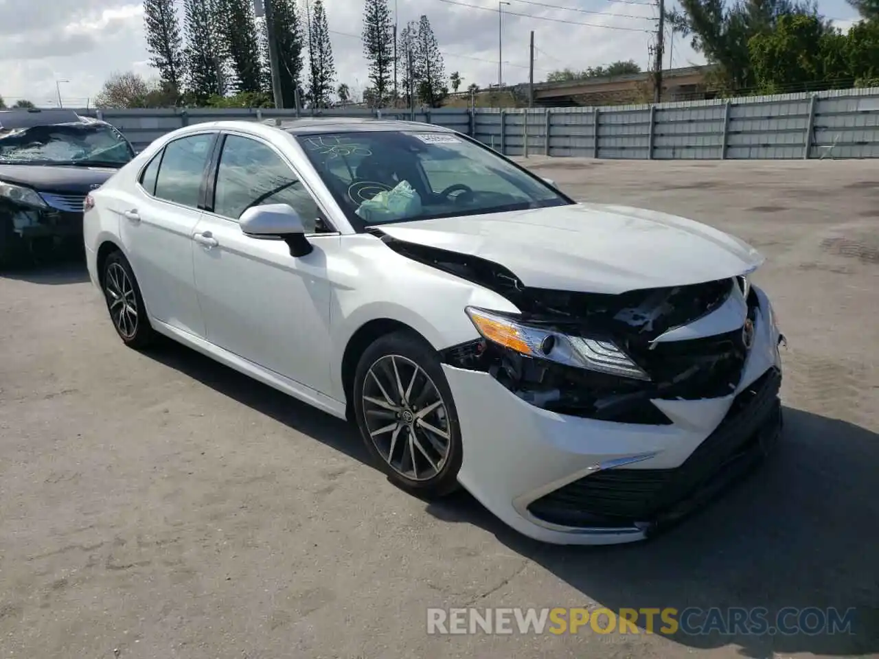 1 Photograph of a damaged car 4T1F11AK4MU465761 TOYOTA CAMRY 2021