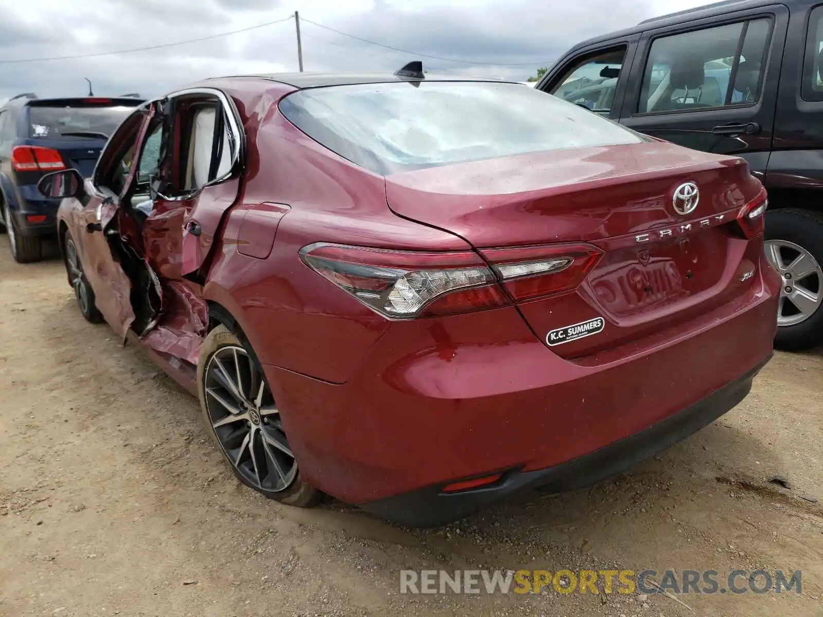 3 Photograph of a damaged car 4T1F11AK4MU584748 TOYOTA CAMRY 2021