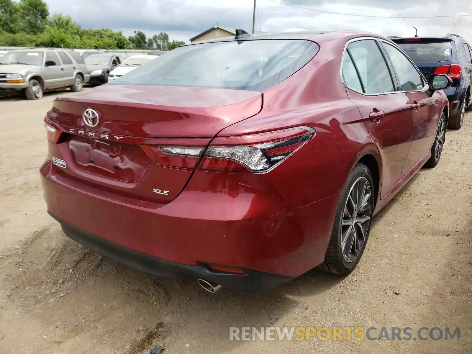 4 Photograph of a damaged car 4T1F11AK4MU584748 TOYOTA CAMRY 2021