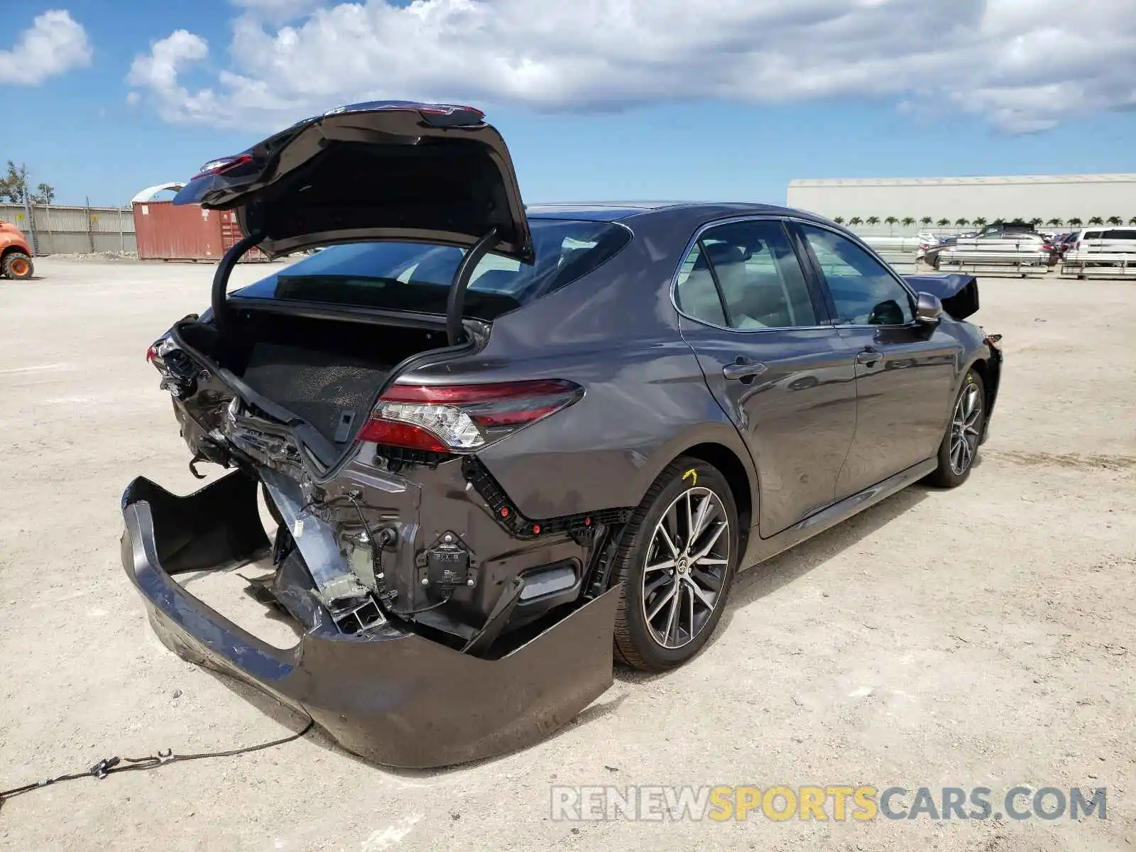 4 Photograph of a damaged car 4T1F11AK5MU544517 TOYOTA CAMRY 2021