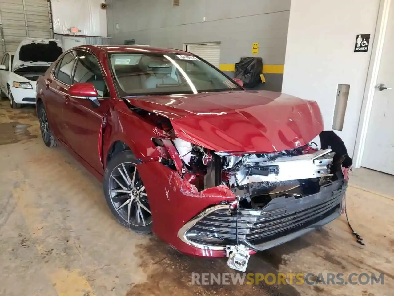 1 Photograph of a damaged car 4T1F11AK7MU602742 TOYOTA CAMRY 2021