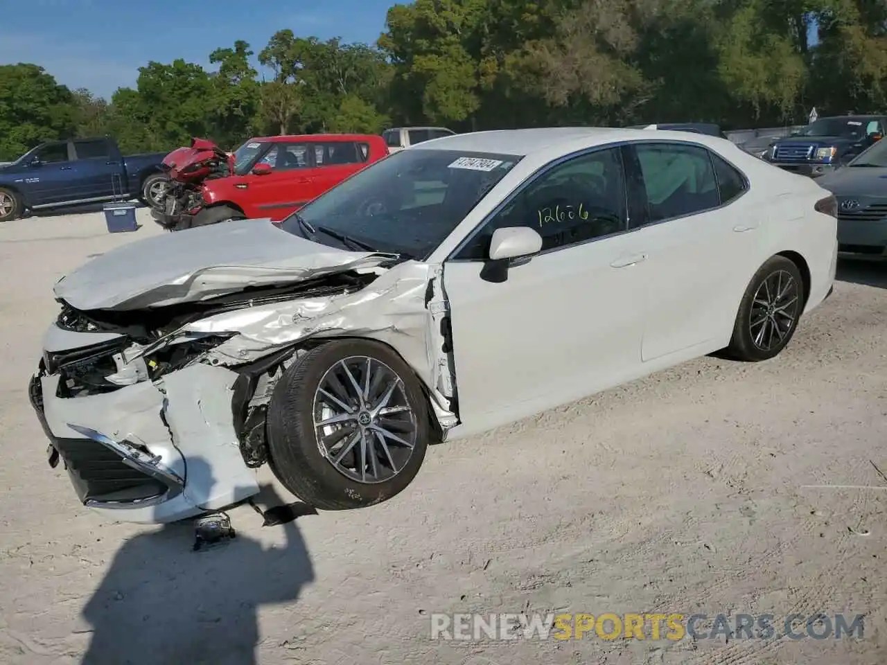 1 Photograph of a damaged car 4T1F11AK8MU436277 TOYOTA CAMRY 2021