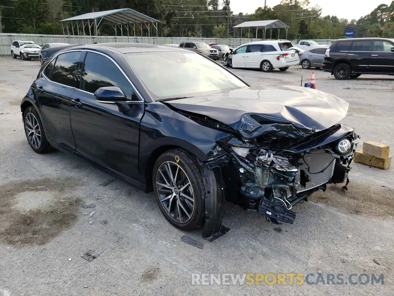 1 Photograph of a damaged car 4T1F11AK8MU538386 TOYOTA CAMRY 2021