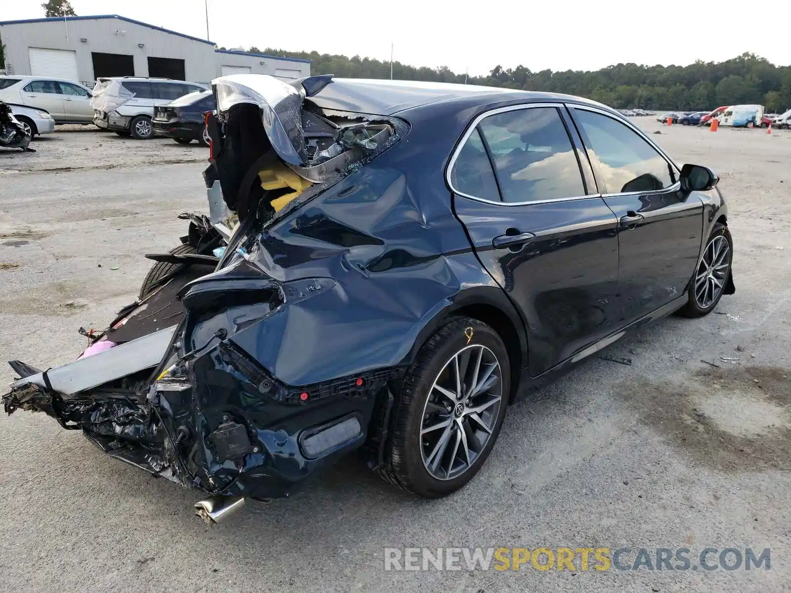 4 Photograph of a damaged car 4T1F11AK8MU538386 TOYOTA CAMRY 2021