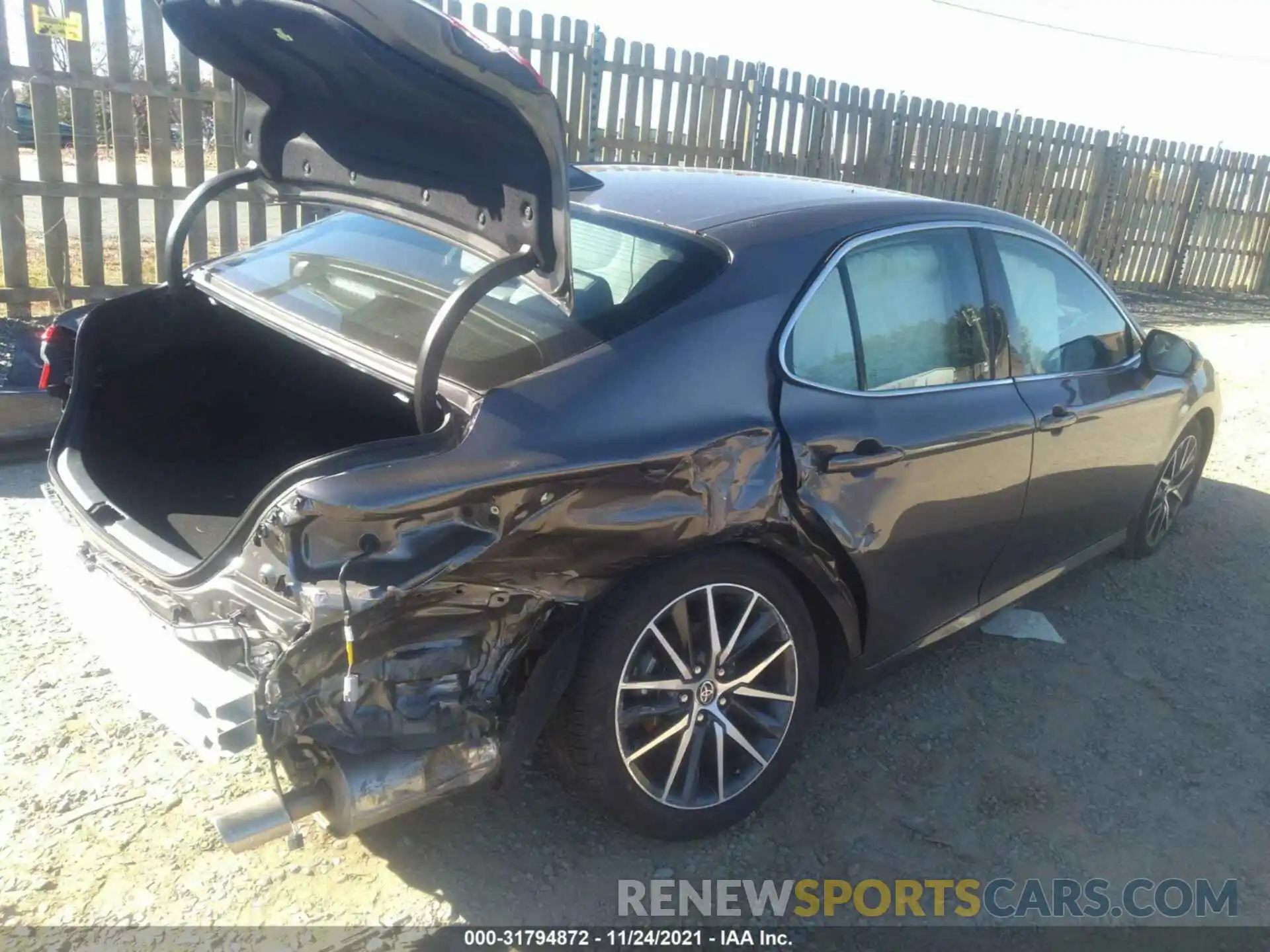 4 Photograph of a damaged car 4T1F11AK9MU526196 TOYOTA CAMRY 2021