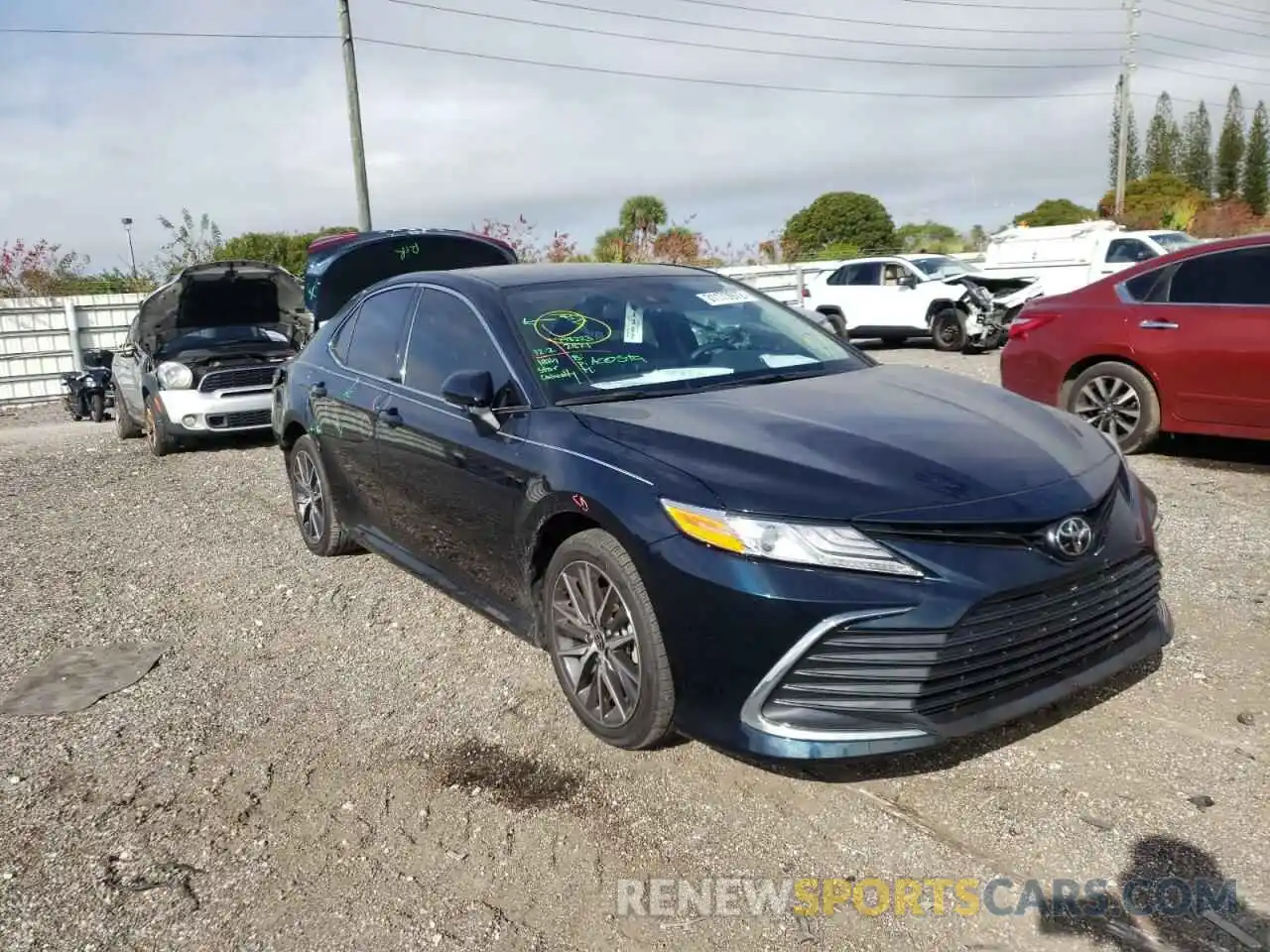 1 Photograph of a damaged car 4T1F11AK9MU556461 TOYOTA CAMRY 2021