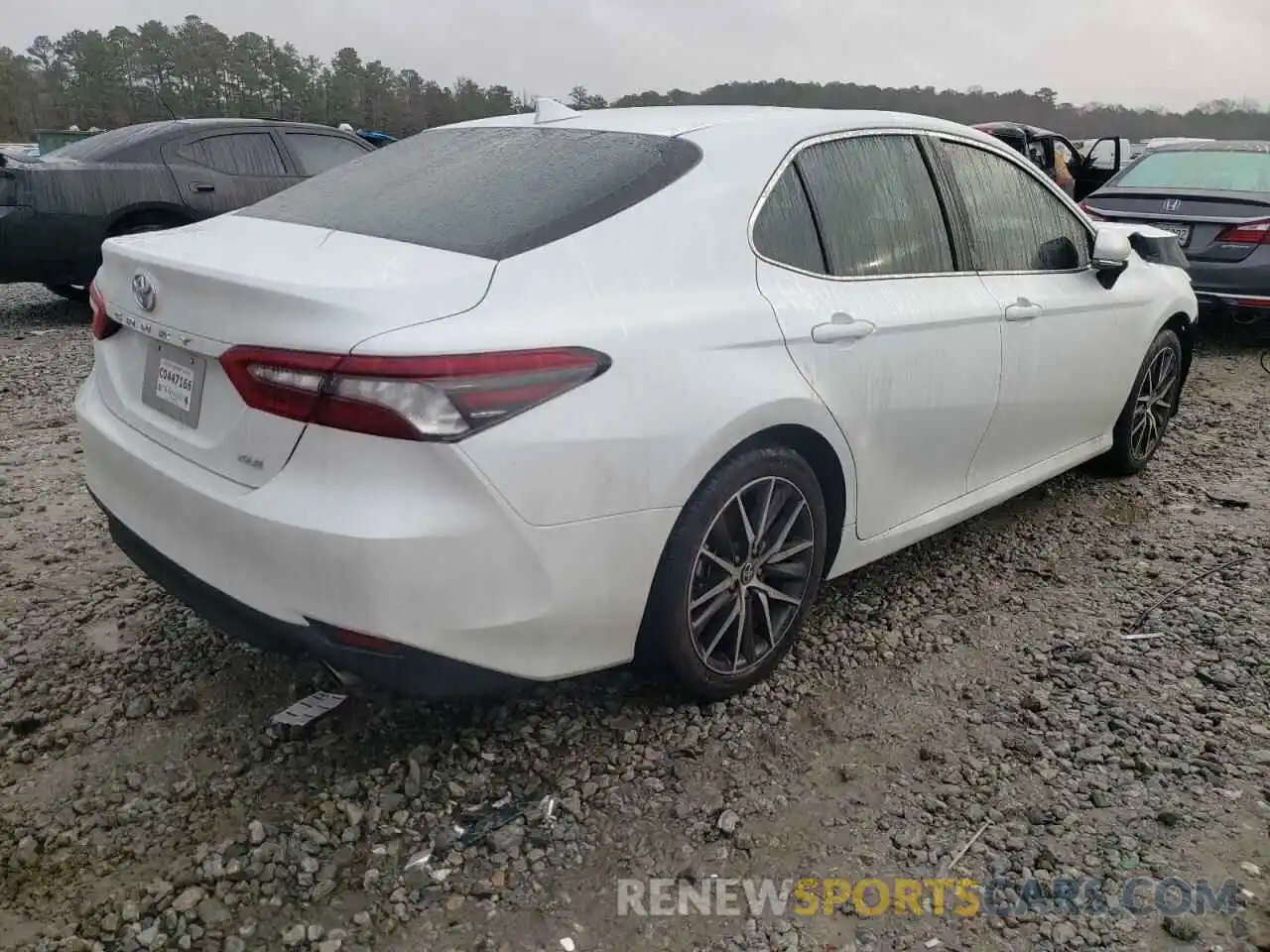 4 Photograph of a damaged car 4T1F11AKXMU559501 TOYOTA CAMRY 2021