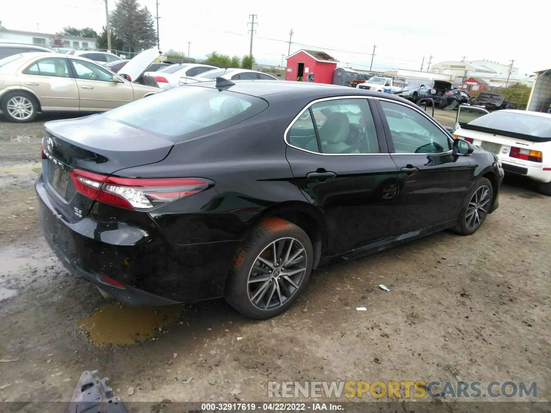 4 Photograph of a damaged car 4T1F11BK2MU028744 TOYOTA CAMRY 2021